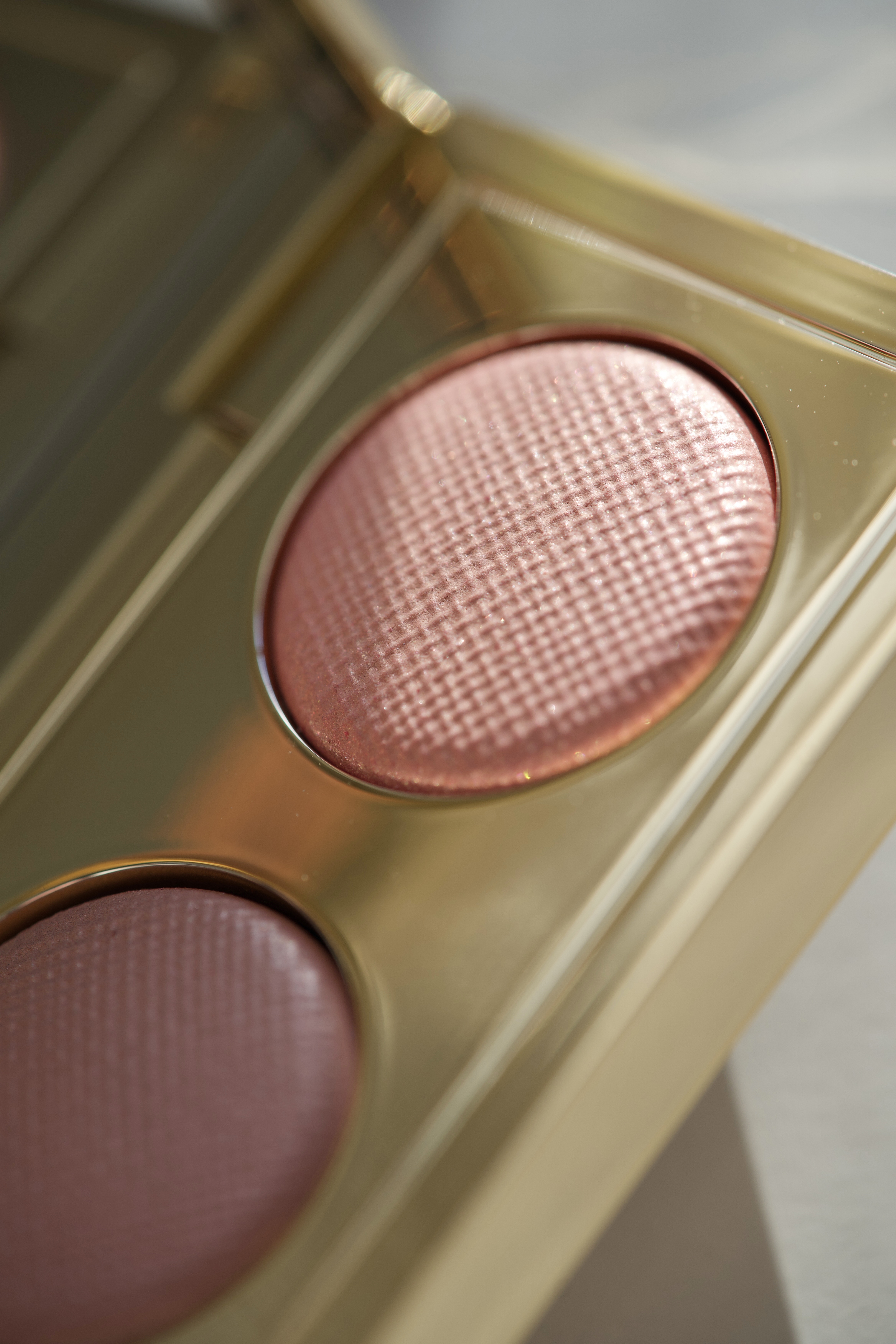 リュクス アイシャドウ デュオ/BOBBI BROWN/アイシャドウパレットを使ったクチコミ（2枚目）