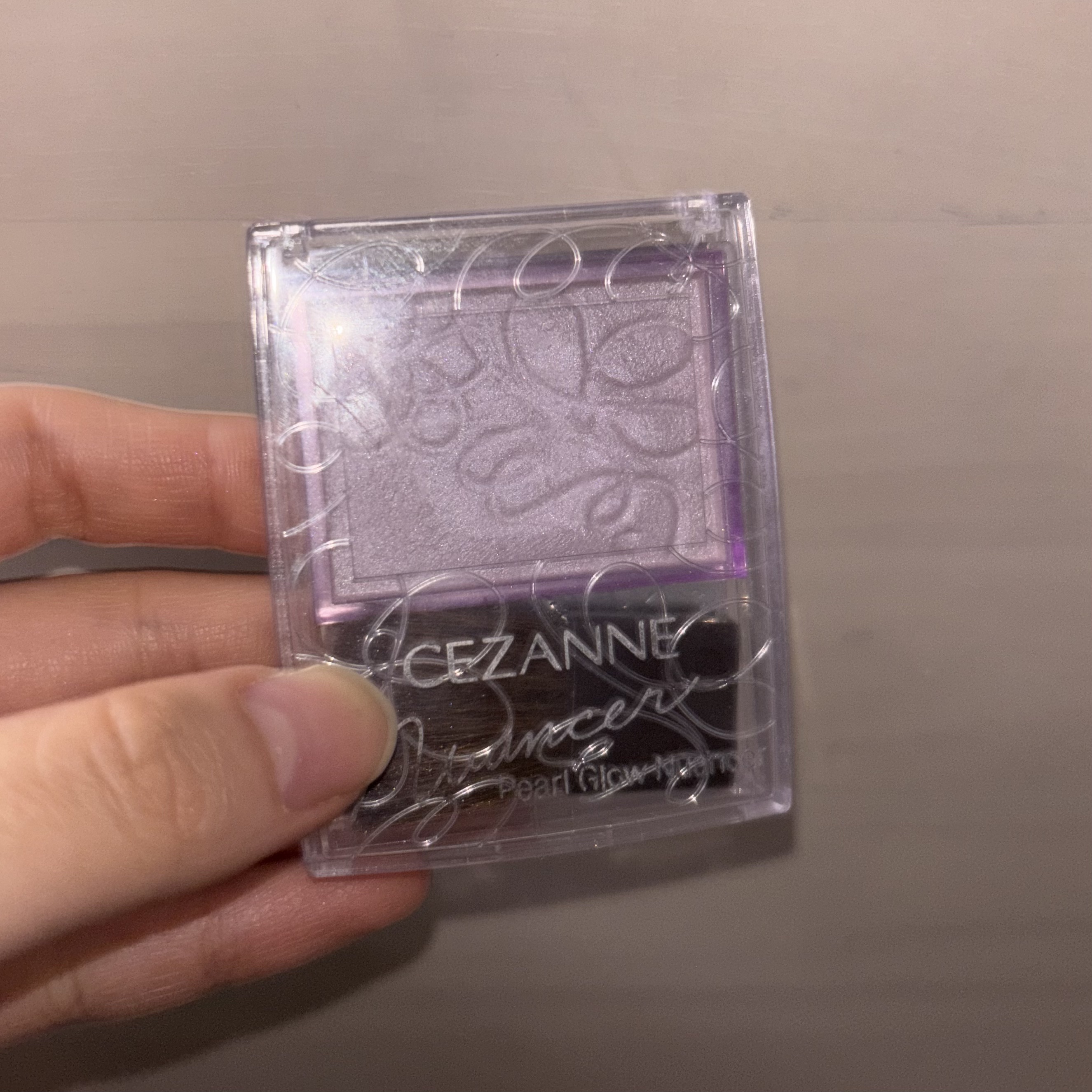 パールグロウニュアンサー/CEZANNE/パウダーハイライトを使ったクチコミ（3枚目）