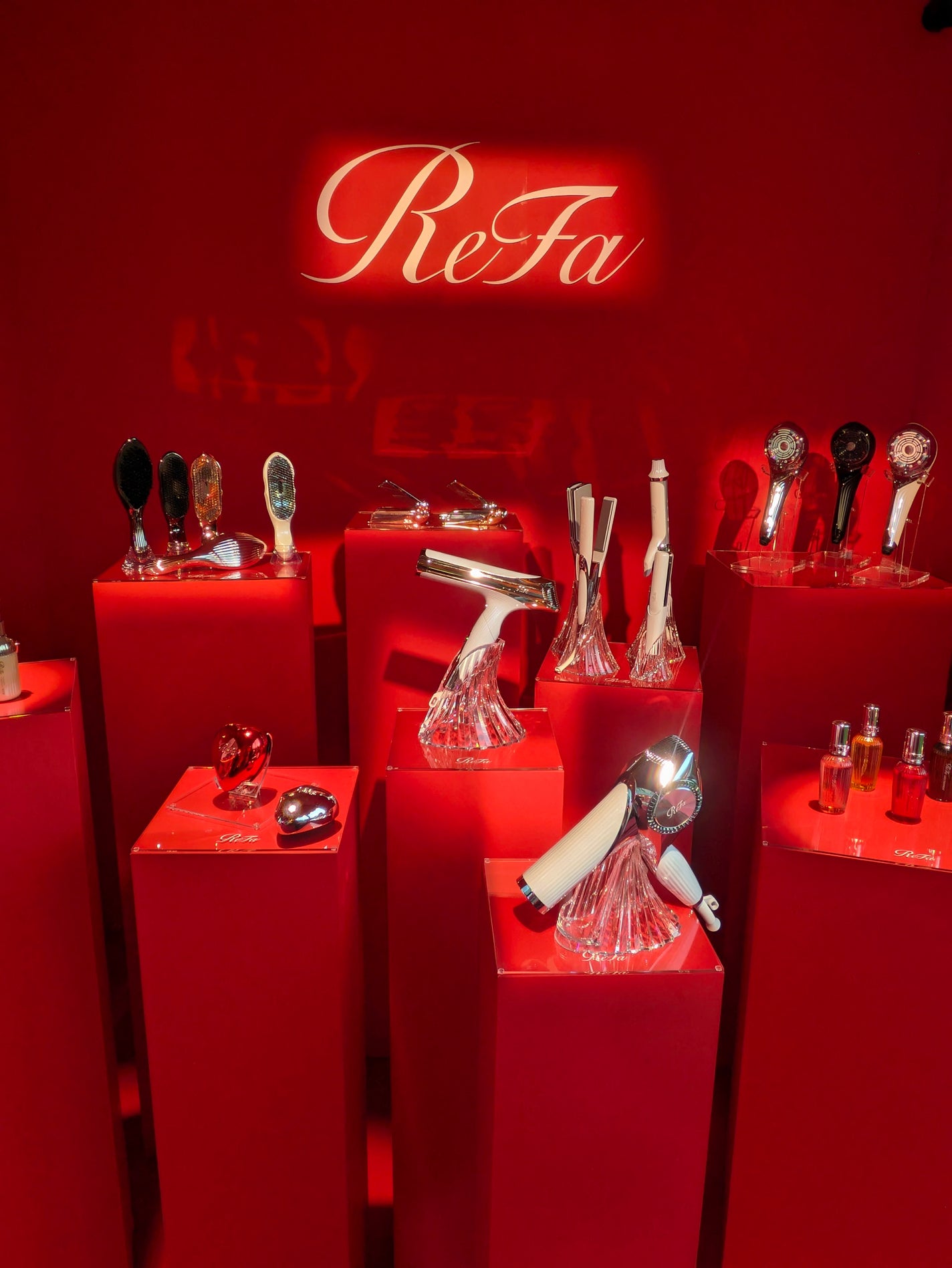 tty on LIPS 「ReFaWONDERLAND2025にご招待いただきました🎪ホ..」(3枚目)