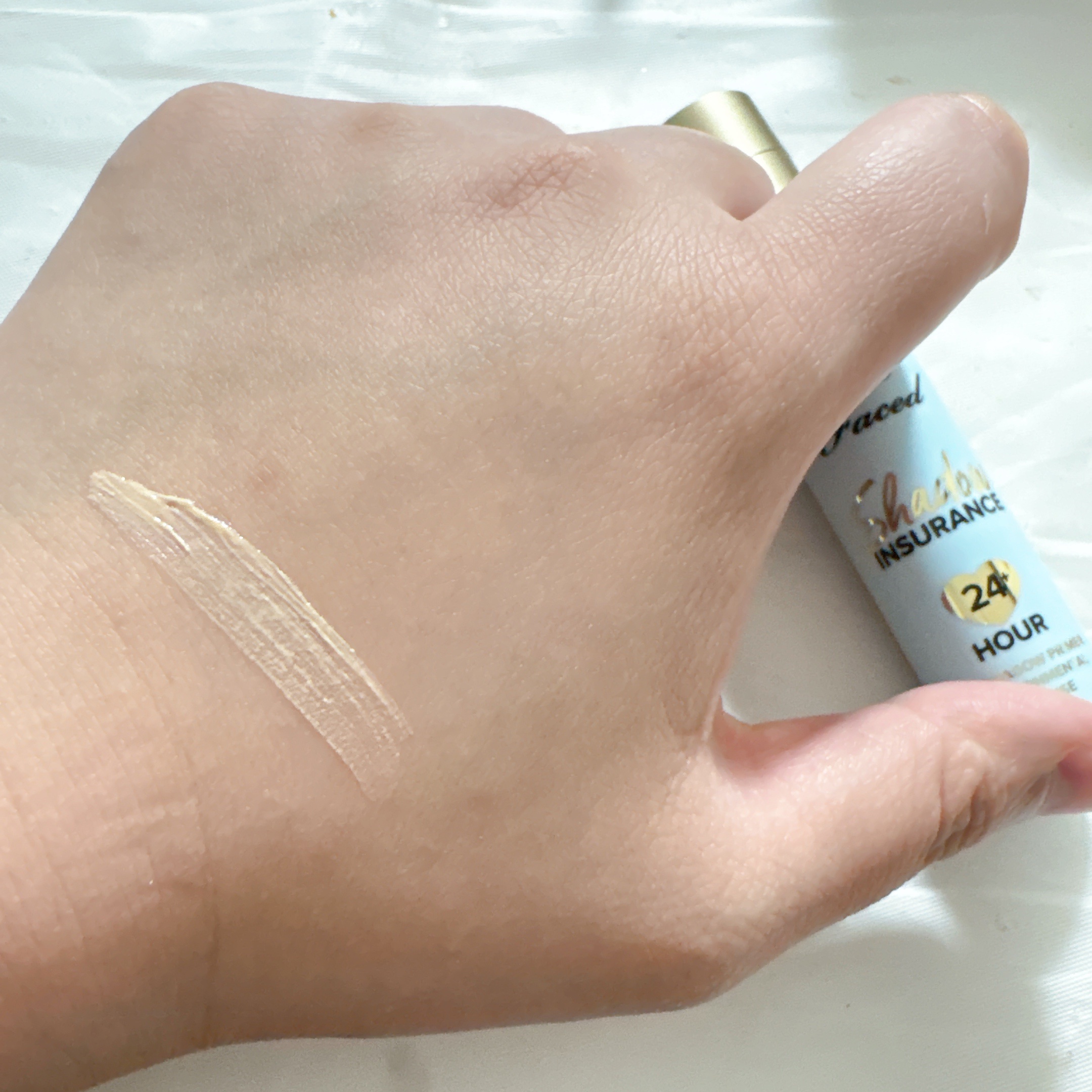 シャドウインシュアランス 24 アイシャドウ プライマー/Too Faced/アイシャドウベースを使ったクチコミ（2枚目）