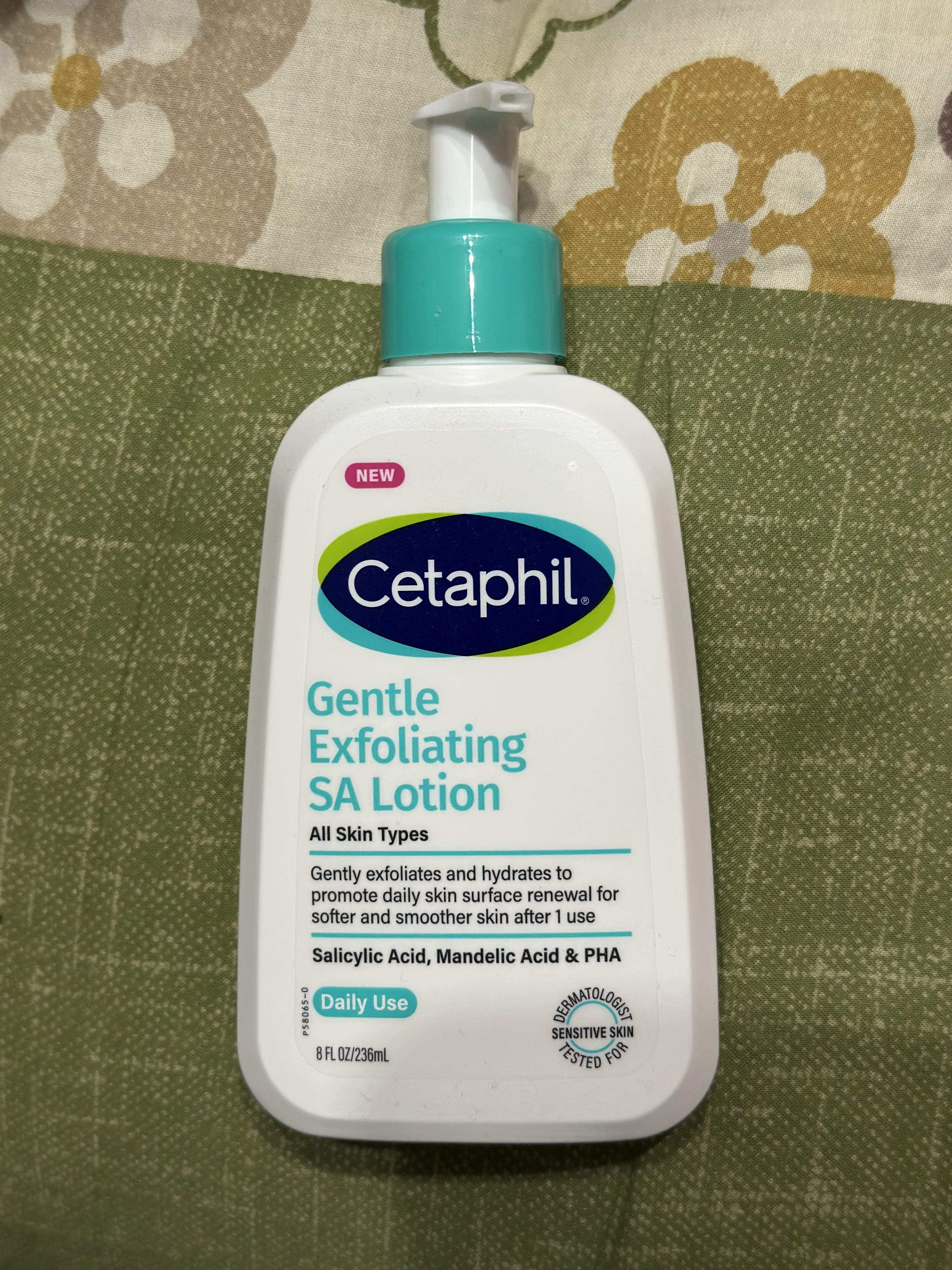 セタフィル ジェントルSAローション

敏感肌のための角質ケアライン フェイス＆ボディ

乾燥がひどくなってきたこの頃。しっとりタイプのローションを使ってみました。

なめらかな使い心地。角質ケアで、次の日肌の調子かなり良かったです。

顔