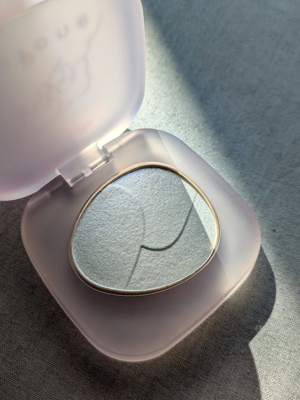 トーン ペタル フロート ブラッシュ/to/one/パウダーチークを使ったクチコミ(2枚目)