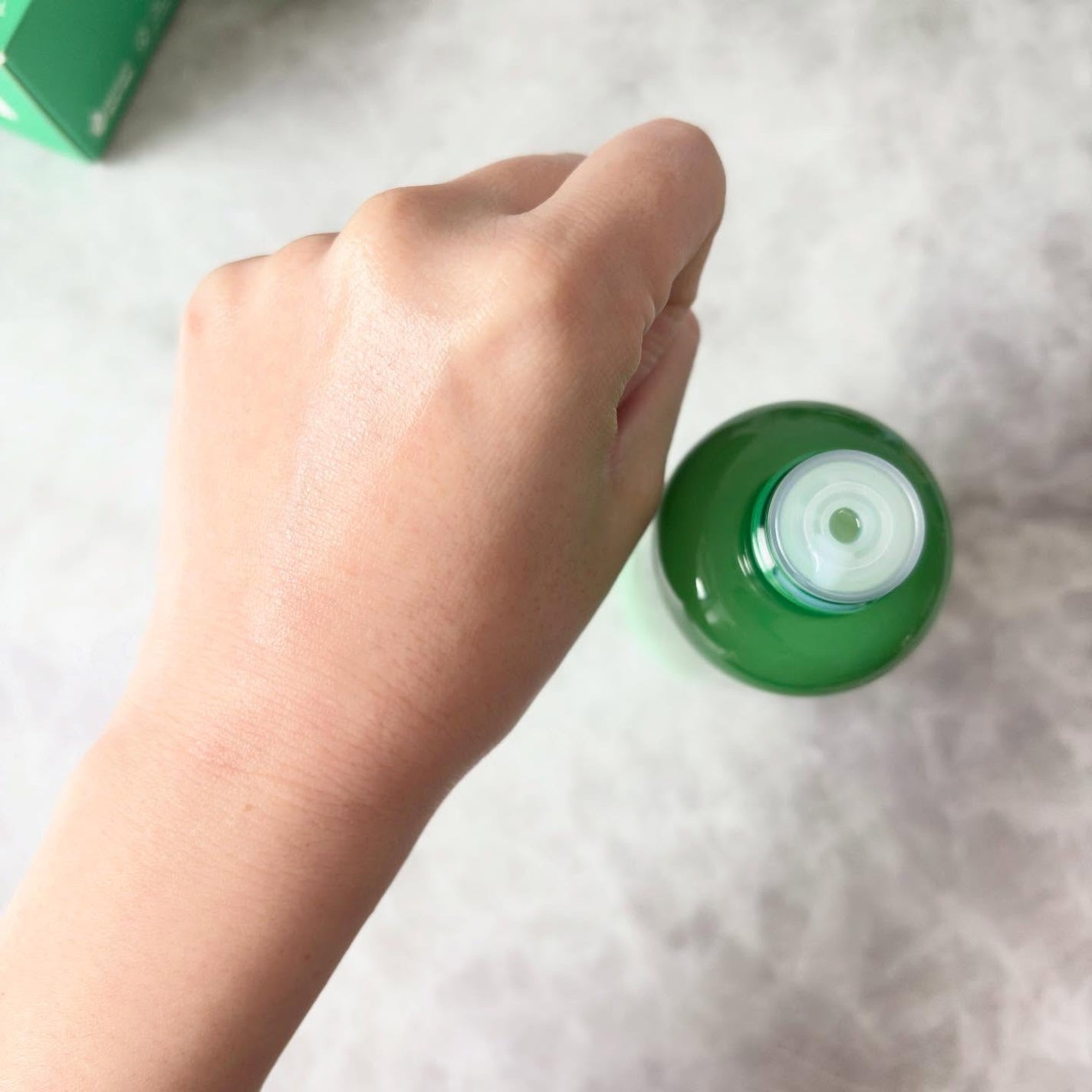 グリーンティー セラミド ミルク エッセンストナー/innisfree/化粧水を使ったクチコミ(4枚目)