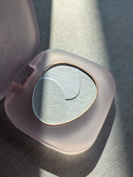 トーン ペタル フロート ブラッシュ/to/one/パウダーチークを使ったクチコミ(3枚目)