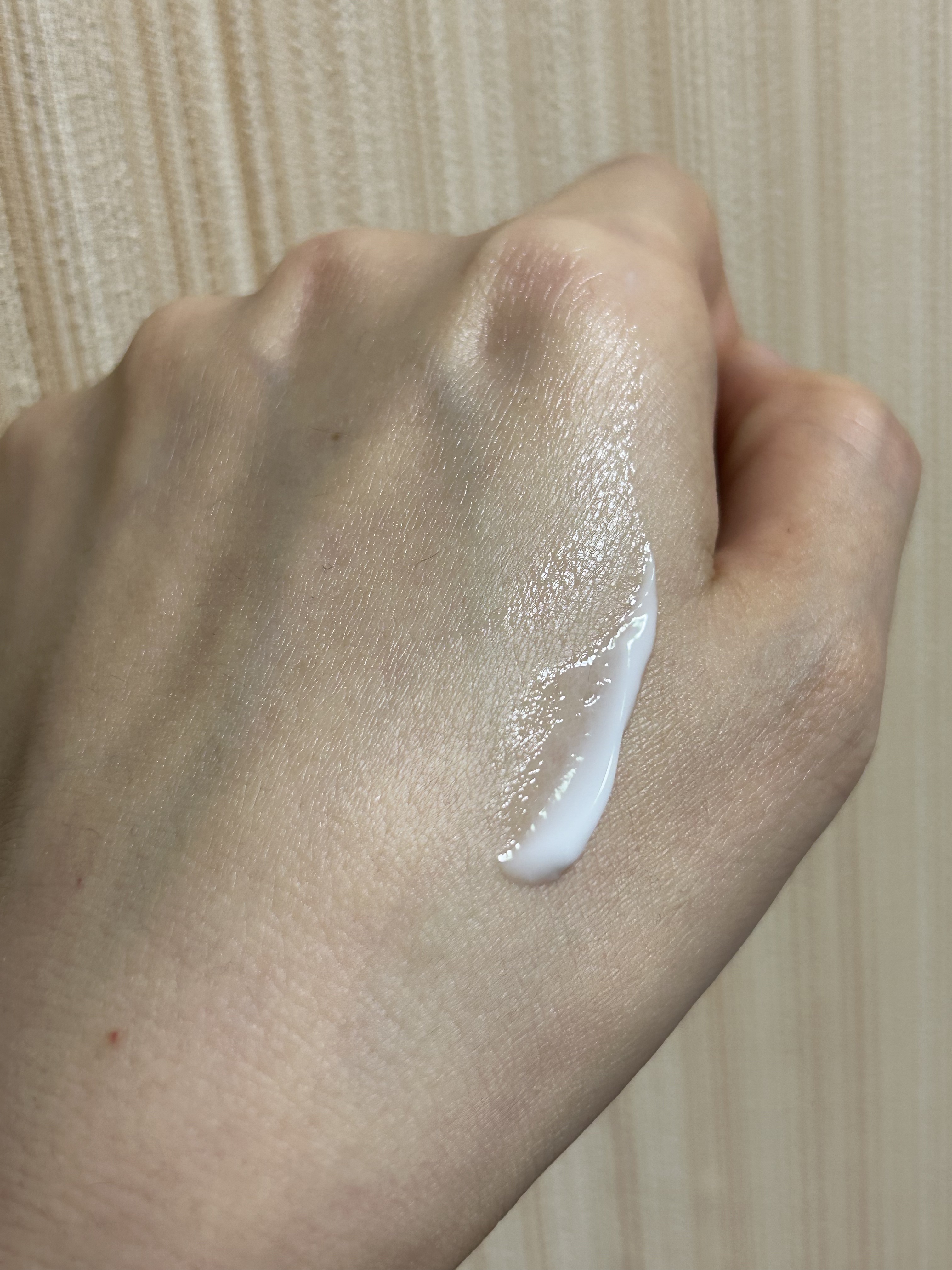 パフュームハンドクリーム プリズムリリー/ReLUCE/ハンドクリームを使ったクチコミ（2枚目）