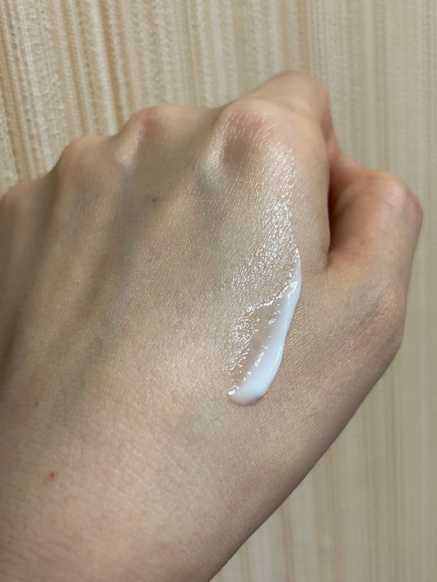 パフュームハンドクリーム プリズムリリー/ReLUCE/ハンドクリームを使ったクチコミ(2枚目)