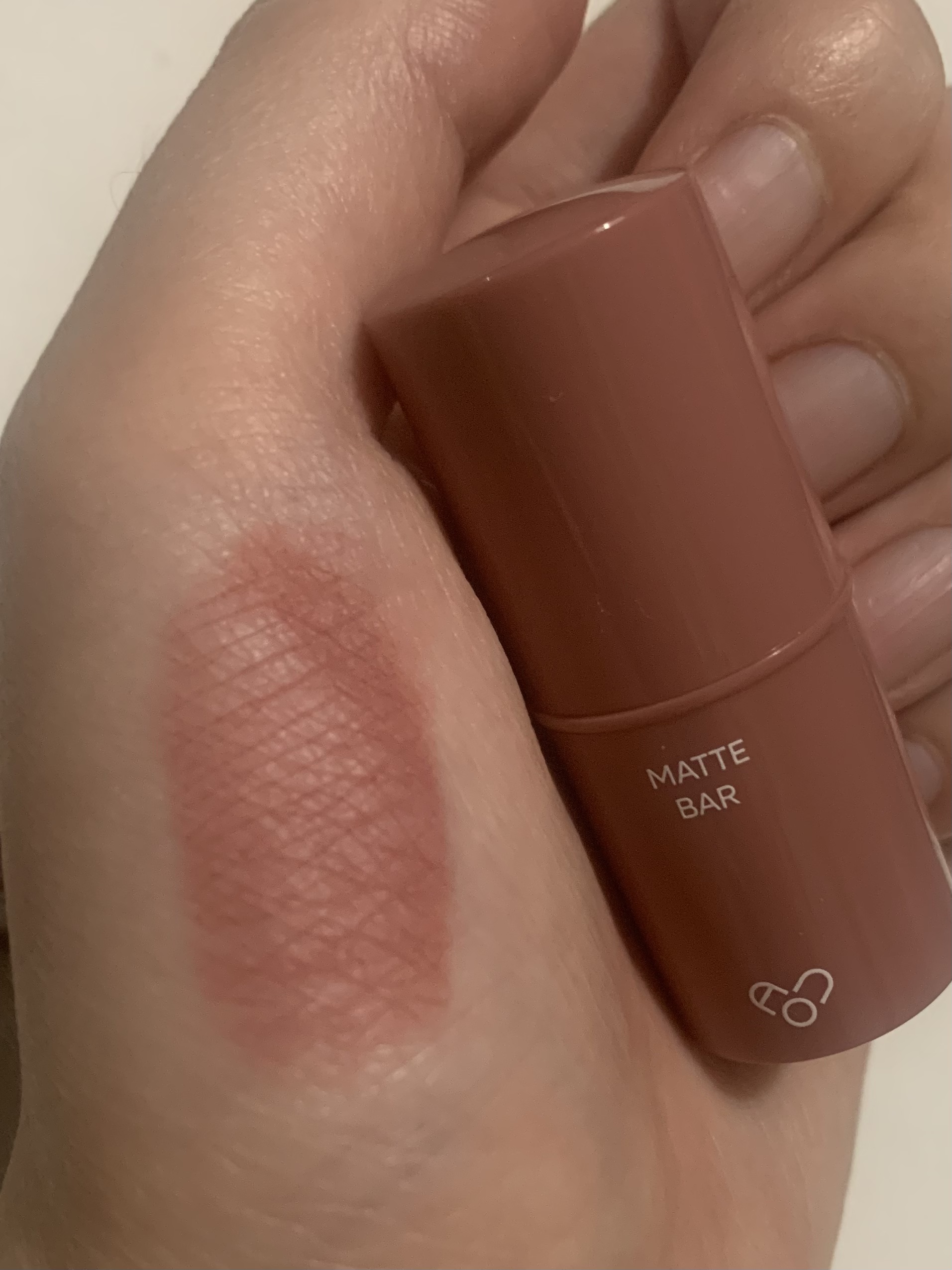 AOU MATTE BARのクチコミ「メガ割購入品！かなりミニサイズでかわいい！

【使った商品】AOU MATTE BAR

【色.....」（2枚目）