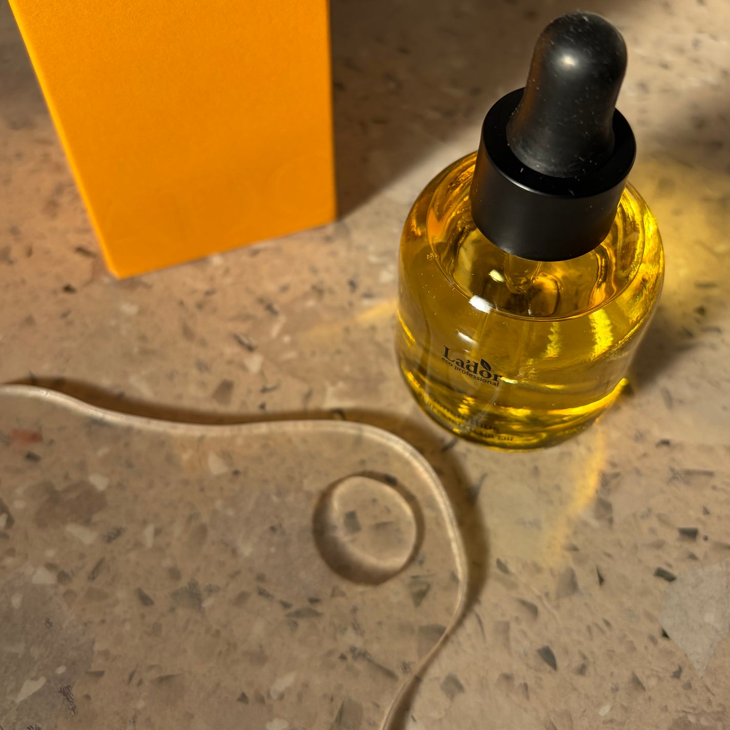 パフュームヘアオイル オスマンサス/La'dor/ヘアオイルを使ったクチコミ(2枚目)