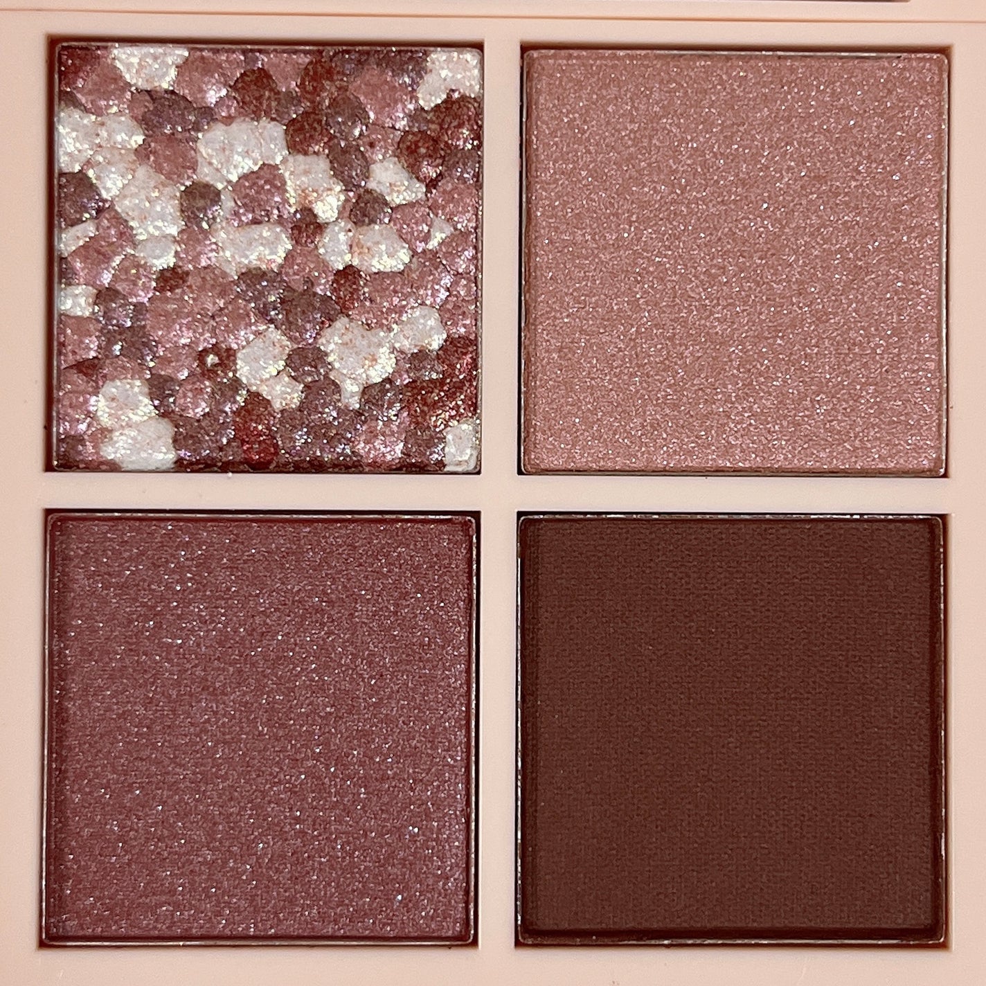 レブロン ダズル アイシャドウ クアッド/REVLON/アイシャドウパレットを使ったクチコミ(2枚目)