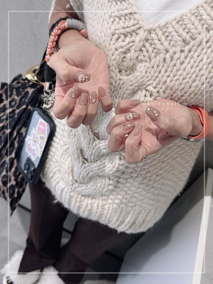 #グレーネイル,#ラブブネイルのネイルデザイン