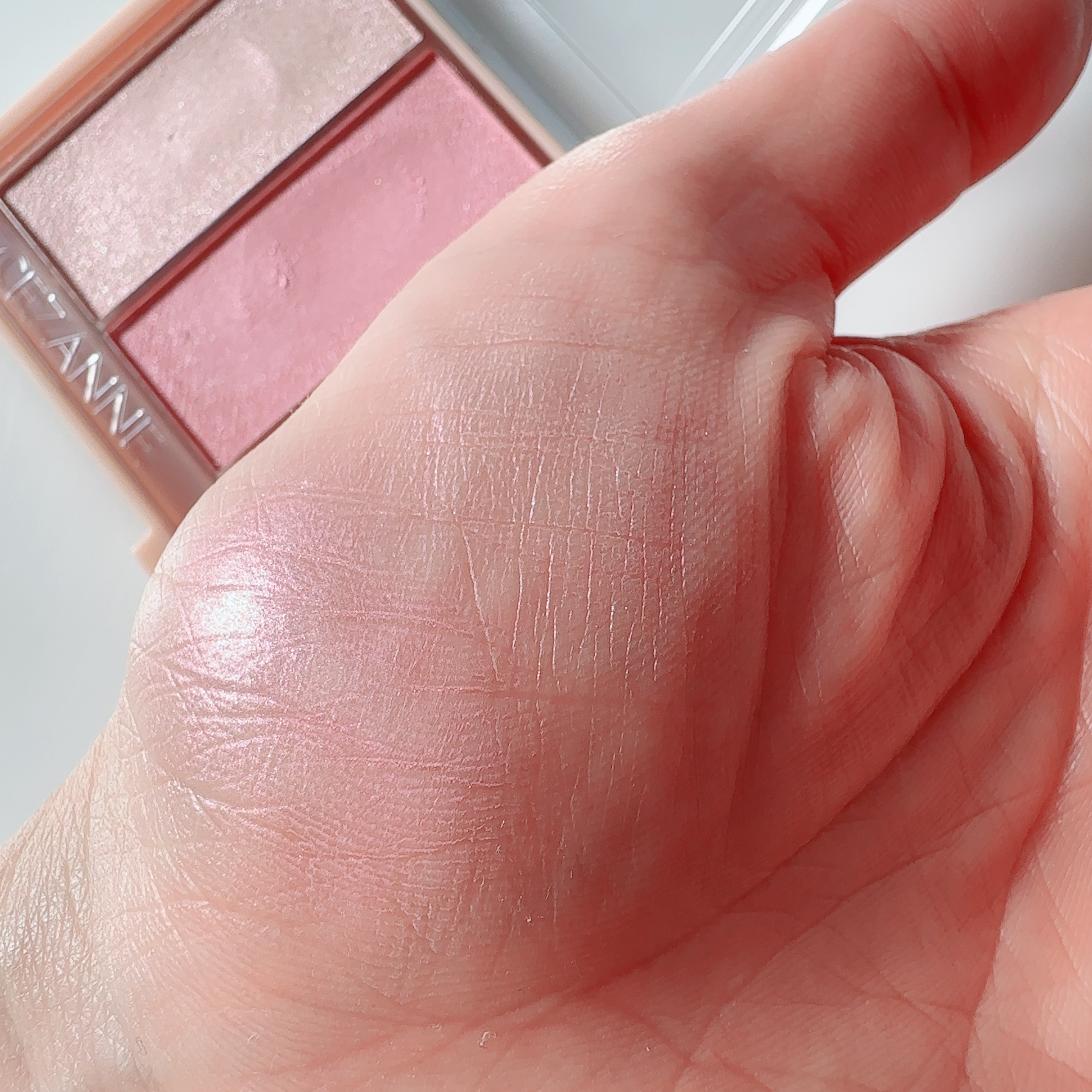 フェイスグロウカラー 03　ロマンスグロウ/CEZANNE/クリームハイライトを使ったクチコミ（3枚目）