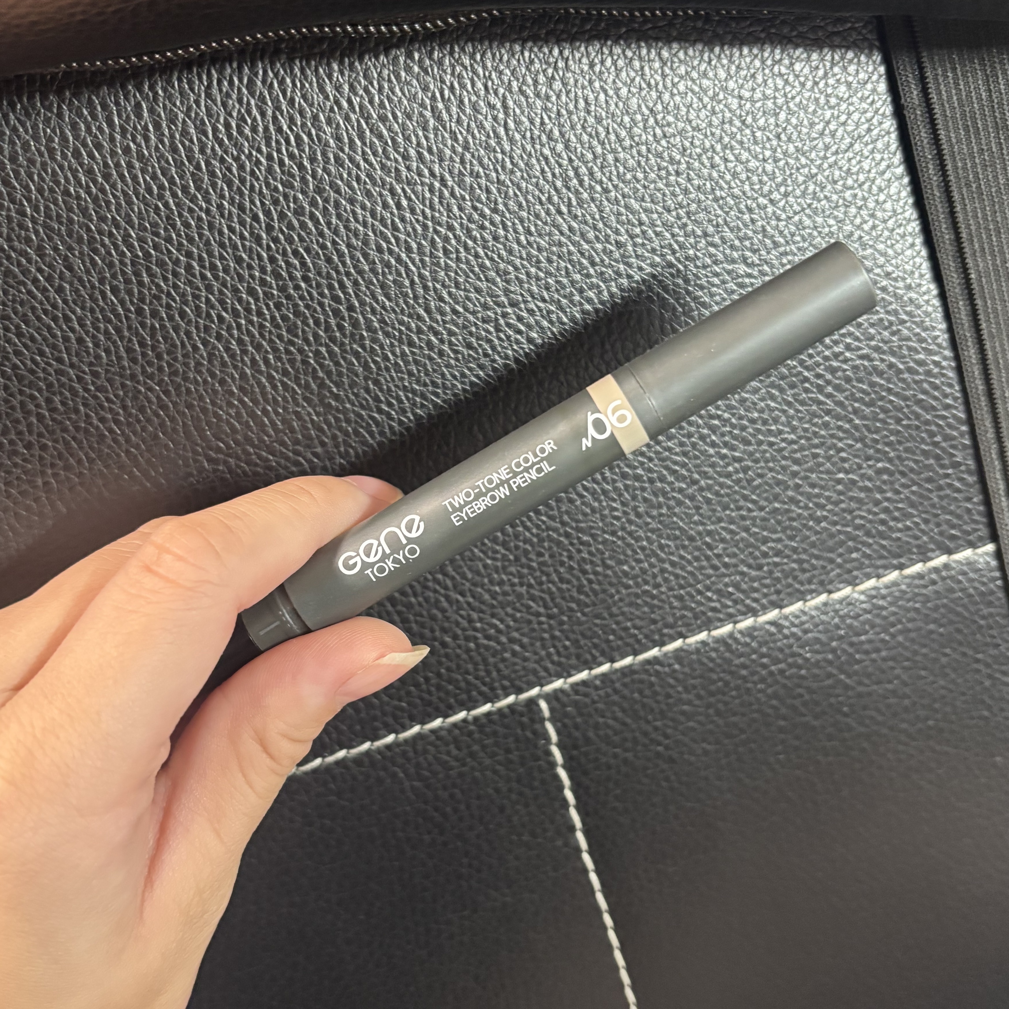 ツートンカラーアイブロウペンシル 06 ベージュ系ブラウンの髪に/GENE TOKYO/アイブロウペンシルを使ったクチコミ（1枚目）