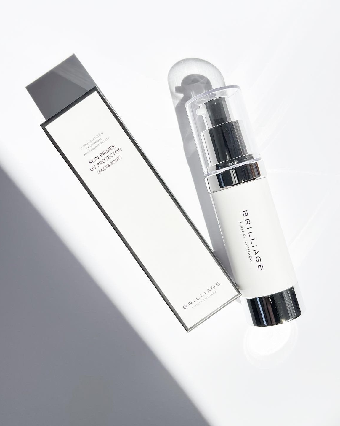 \ いたわりながら肌印象を格上げ!最強UVプライマー /

□化粧下地とUVプロテクターのいいところだけを結集
□毛穴や凹凸をカモフラージュ、明るいポーセリンスキンに
□顔はもちろん、デコルテやボディまで使える
□携帯しやすいプッシュ式ボト