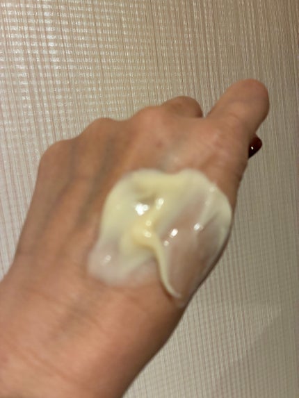 スーパーリッチシャイン ダメージリペア リッチ補修トリートメント/LUX/洗い流すヘアトリートメントを使ったクチコミ(4枚目)