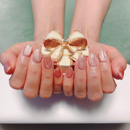 桜羽 on LIPS 「母にネイル🎀💅🏻🪽🫧オレンジっぽいマグネットジェルでワンカラー..」(1枚目)