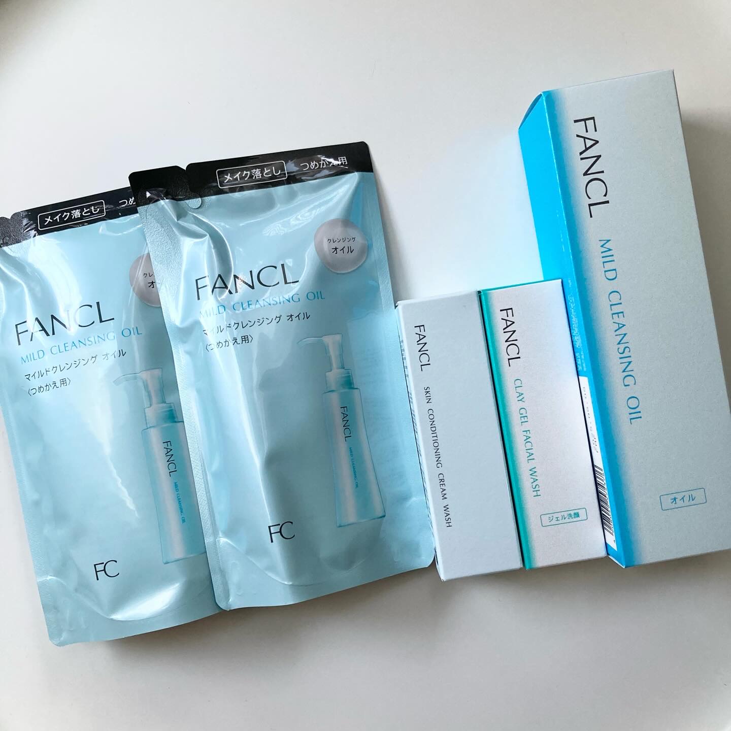 アットコスメ購入品

ファンケルのマイルドクレンジングオイル🫶

リピしまくりのクレンジング！

これ使ってから
鼻の黒ずみが気にならなくなって
もう手放せないです✨

#ファンケル#マイルドクレンジングオイル
#メイク落とし#アットコス