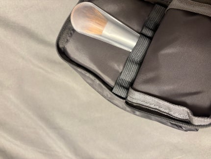 自立する縦型ポーチ/3COINS/化粧ポーチを使ったクチコミ(3枚目)