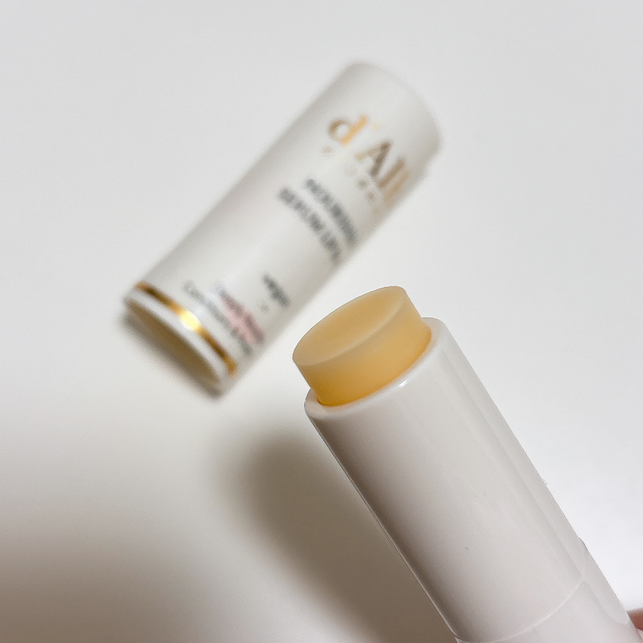 ホワイトトリュフナリシングセラムリップバーム/ダルバ/リップバームを使ったクチコミ（1枚目）