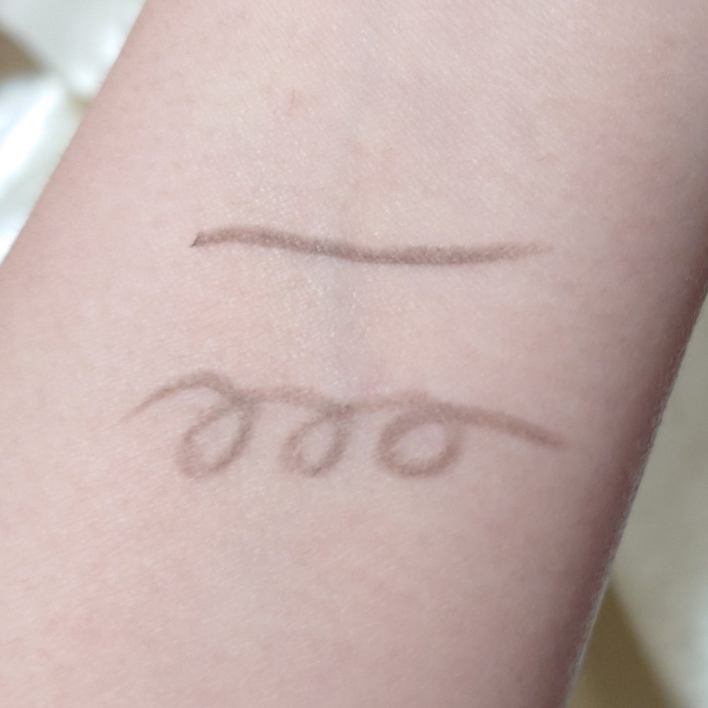 「密着アイライナー」極細クリームペンシル/デジャヴュ/ペンシルアイライナーを使ったクチコミ(4枚目)