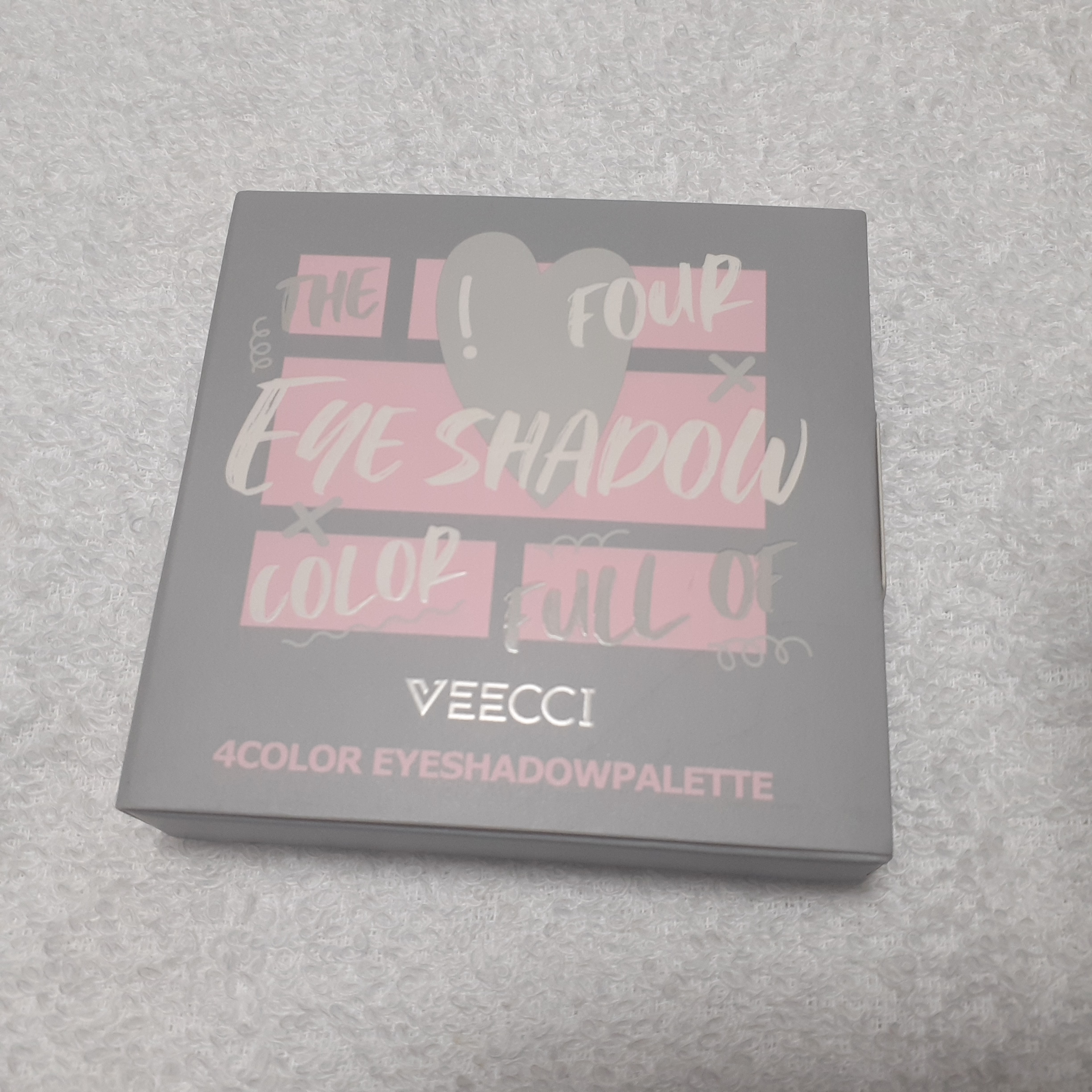 スカーレットハートシリーズ4色アイシャドウ/VEECCI/アイシャドウパレットを使ったクチコミ（1枚目）