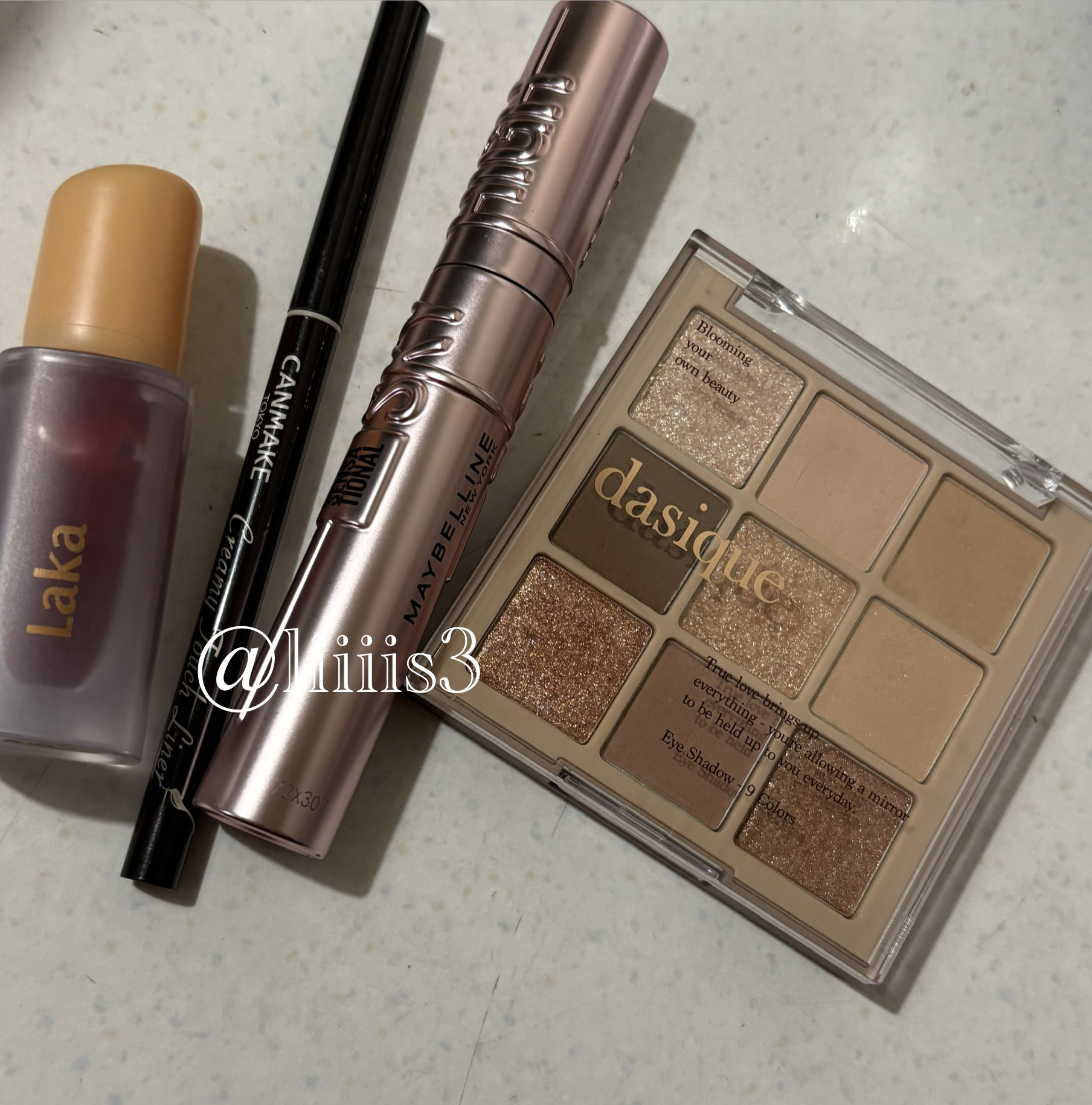 ＼今日のメイク／

✔️dasique
シャドウパレット 10 オータムブリーズ

✔️キャンメイク
クリーミータッチライナー 03 ダークブラウン

✔️MAYBELLINE NEW YORK
スカイハイ 01 ブラック

✔️Laka
