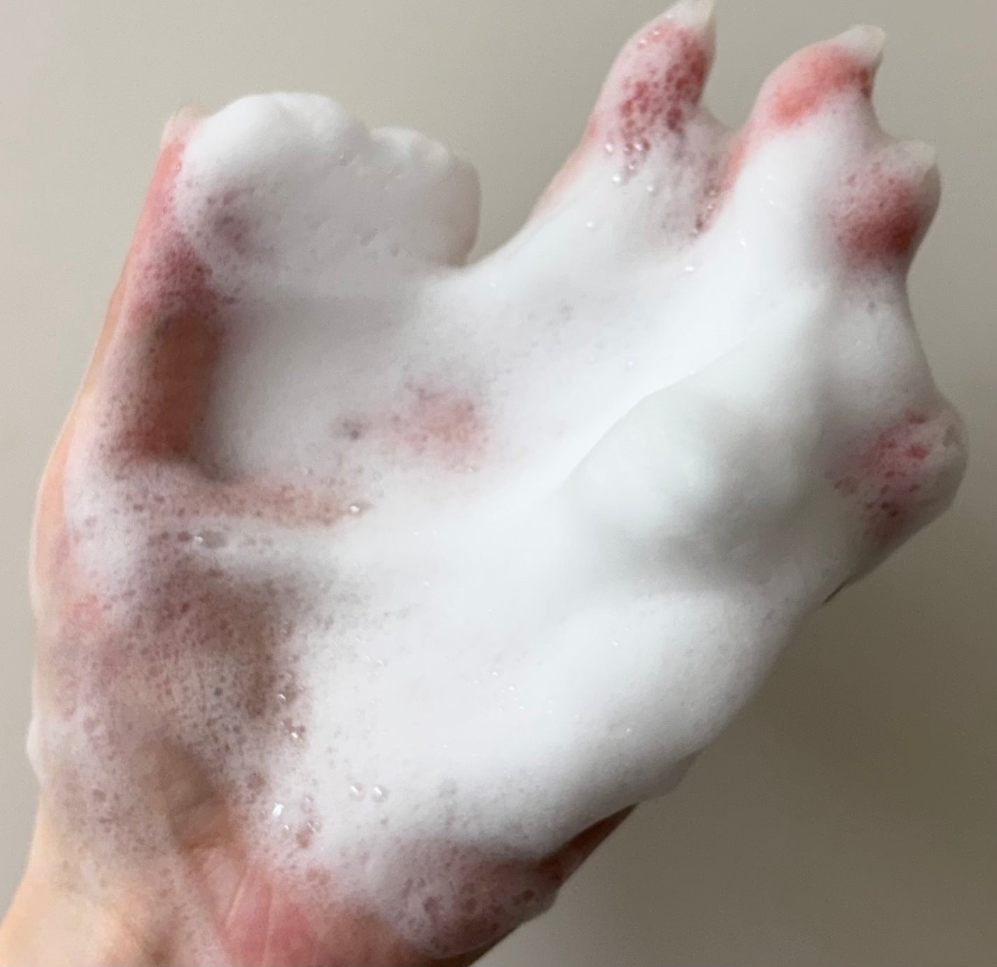 ディープ モイスチャー シャワー オイル グリーン ローズ/CAELA/ボディソープを使ったクチコミ(2枚目)