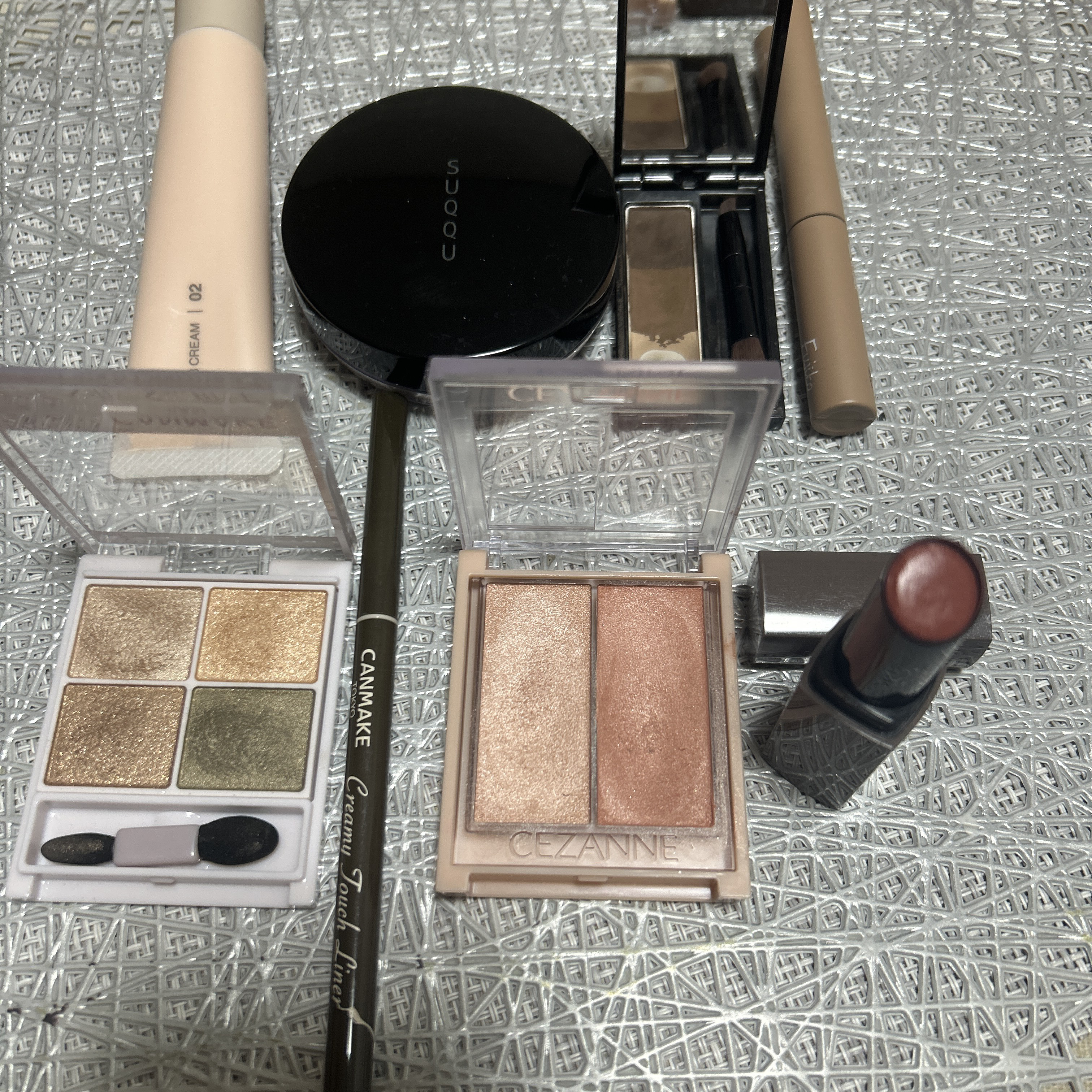 シルキースフレアイズ/キャンメイク/アイシャドウパレットを使ったクチコミ（2枚目）