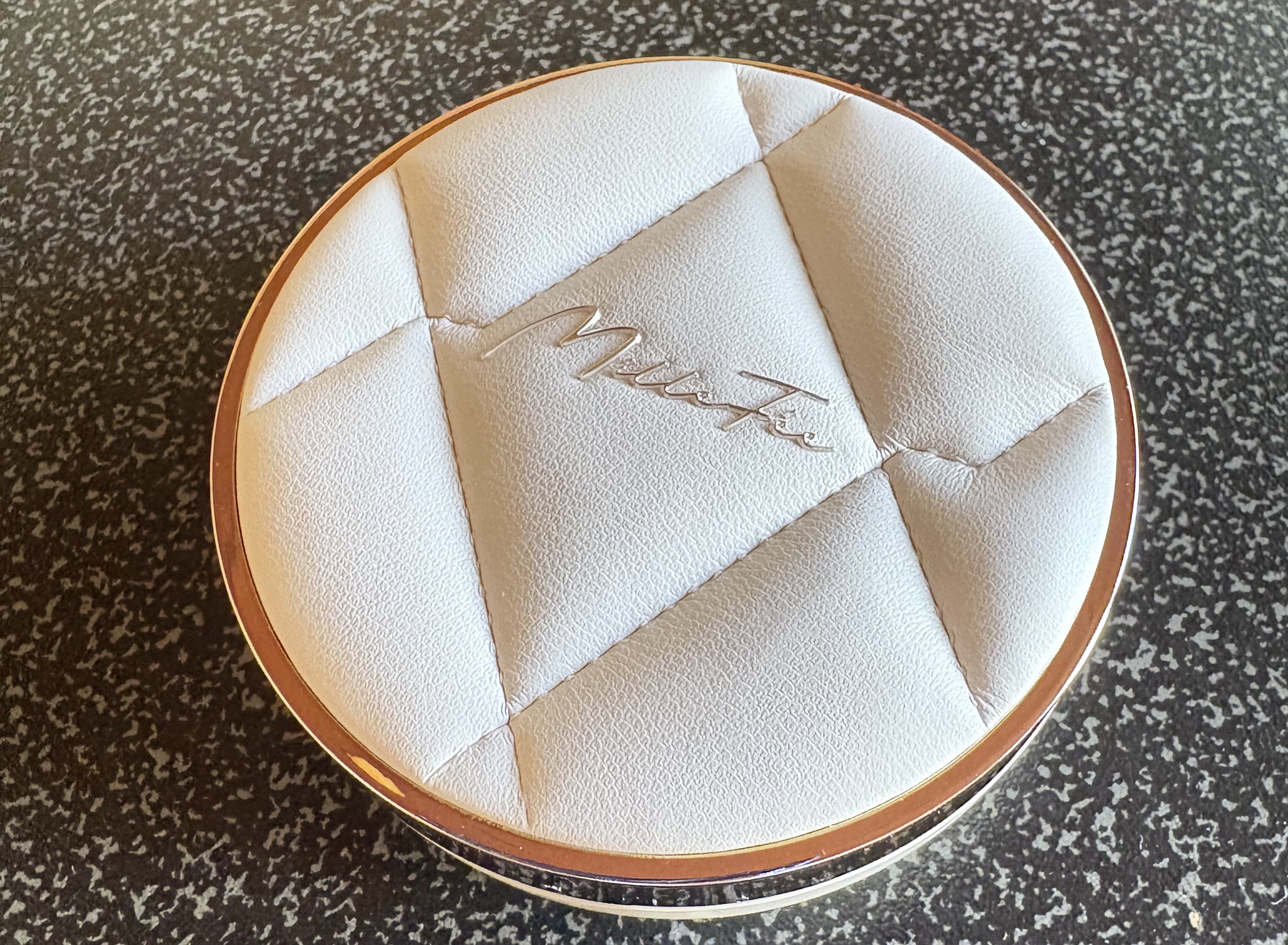 ラディアントセラムクッション/MilleFée/クッションファンデーションを使ったクチコミ（2枚目）