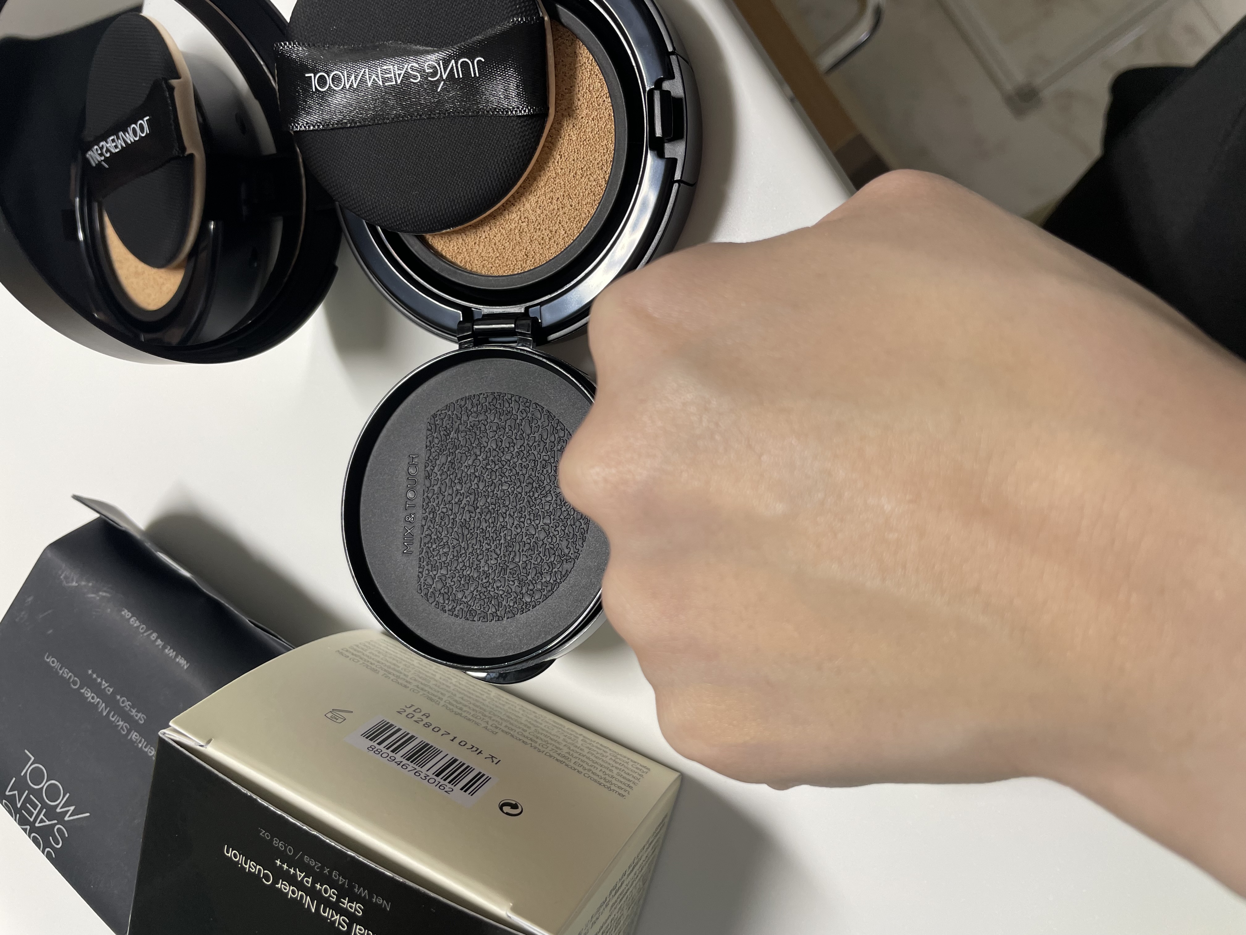 エッセンシャル スキン ヌーダー クッション Light(本体+リフィル)/JUNG SAEM MOOL/クッションファンデーションを使ったクチコミ（2枚目）