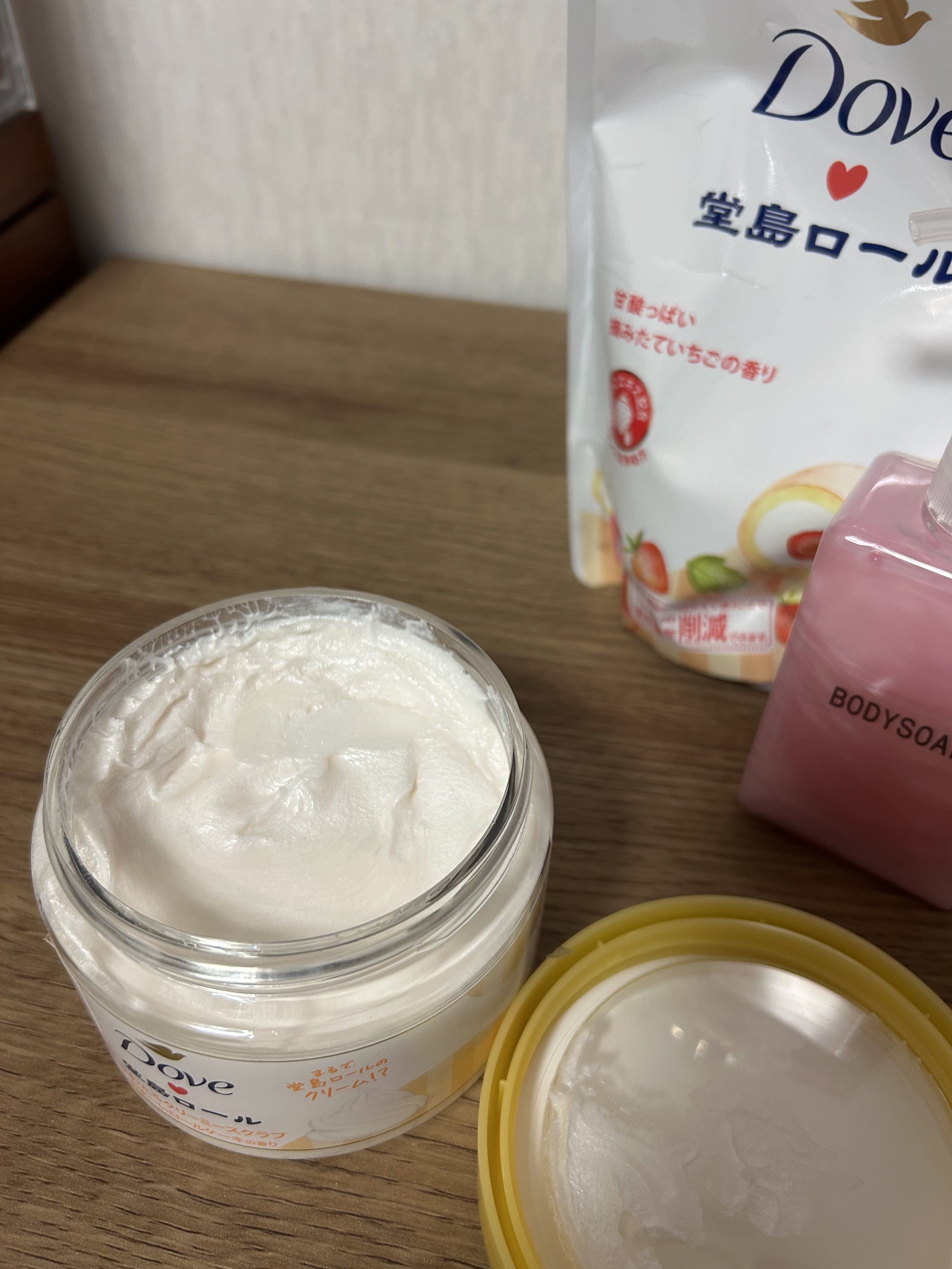 ダヴ ビューティーモイスチャー 泡ボディウォッシュ 季節の堂島ロール あま～い完熟いちご/ダヴ/ボディソープを使ったクチコミ（2枚目）