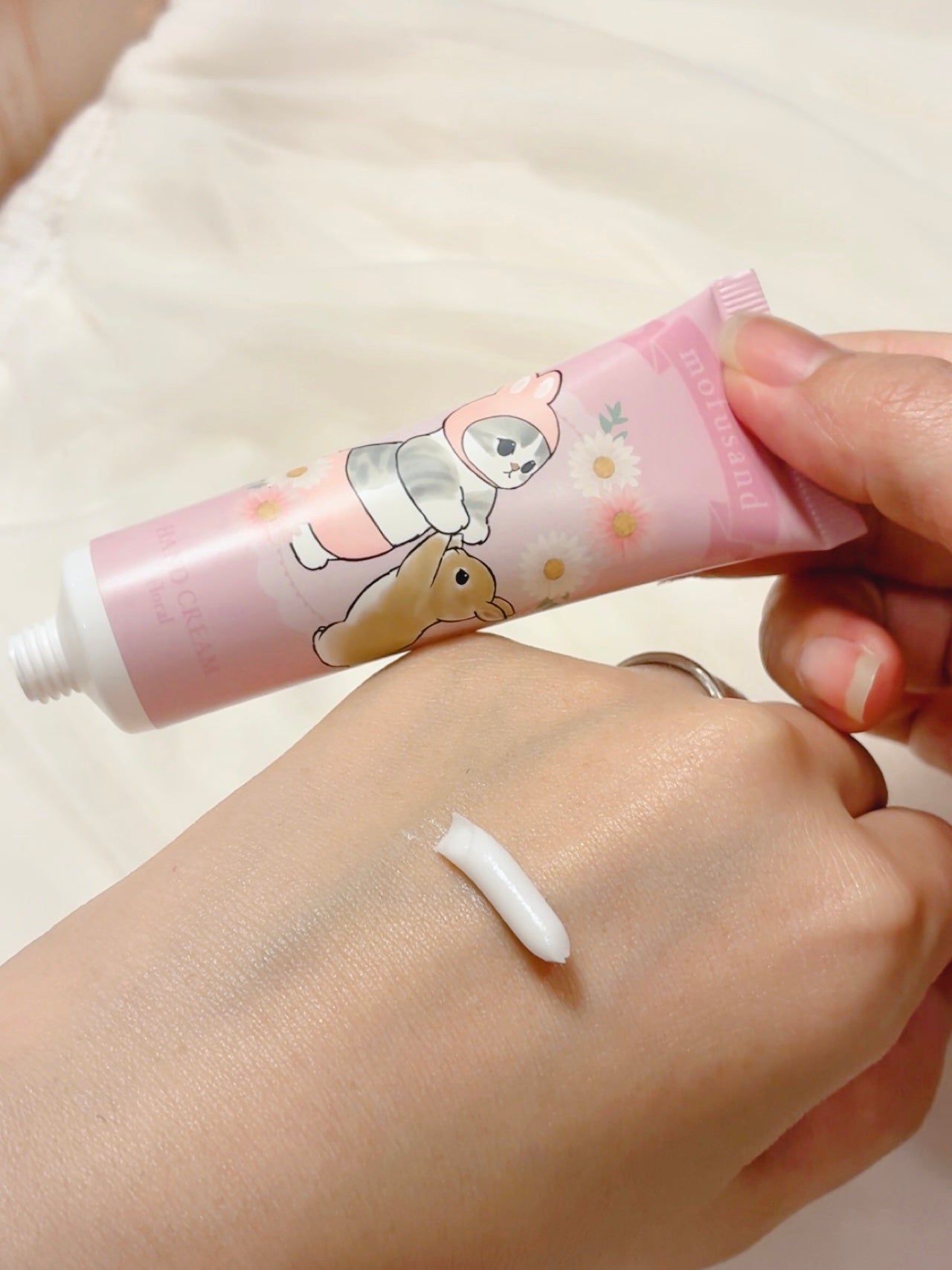 MDハンドクリーム<うさにゃん> フローラルの香り/SHOBIDO/ハンドクリームを使ったクチコミ(2枚目)