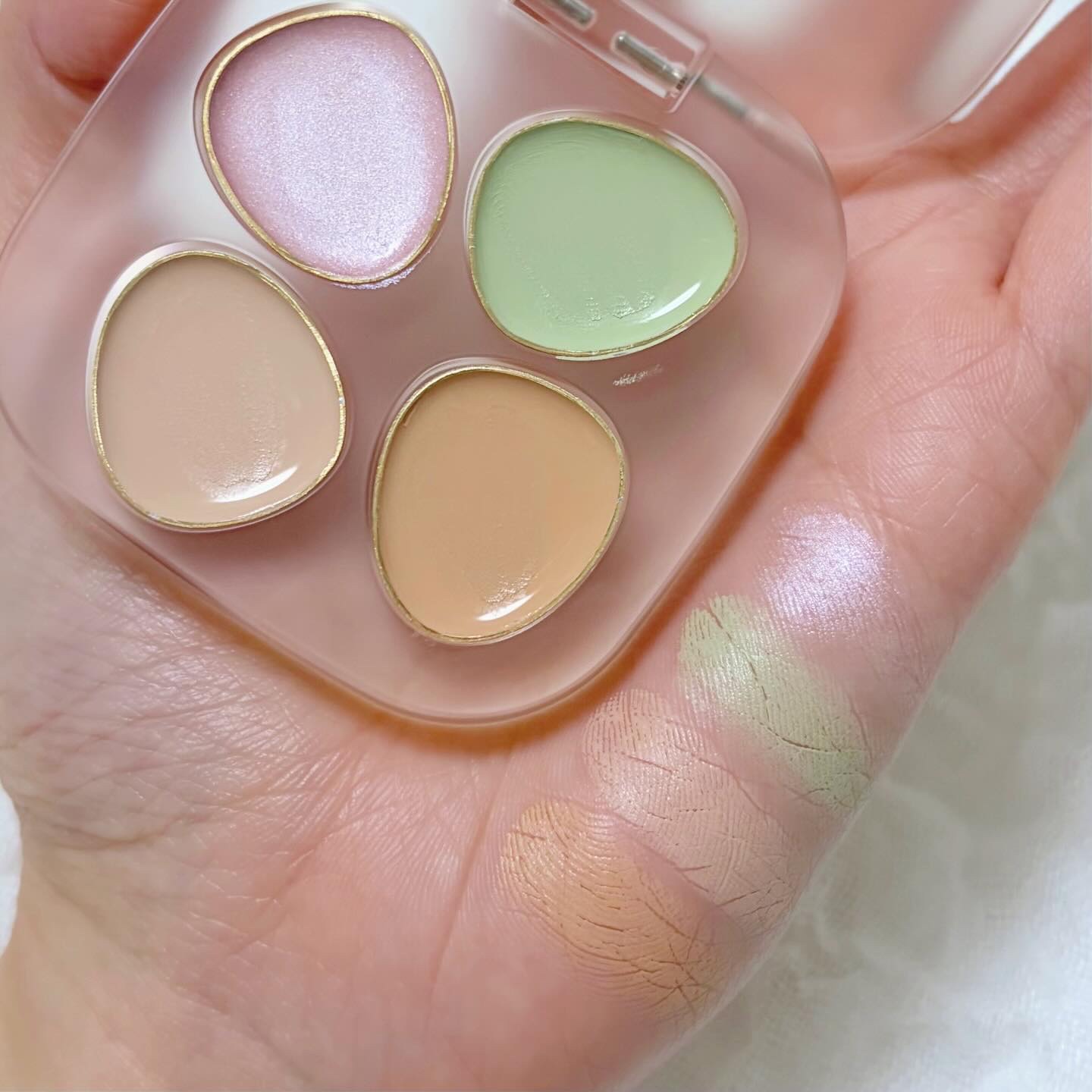 トーン ペタル フロート フローレス タッチ/to/one/パレットコンシーラーを使ったクチコミ（3枚目）