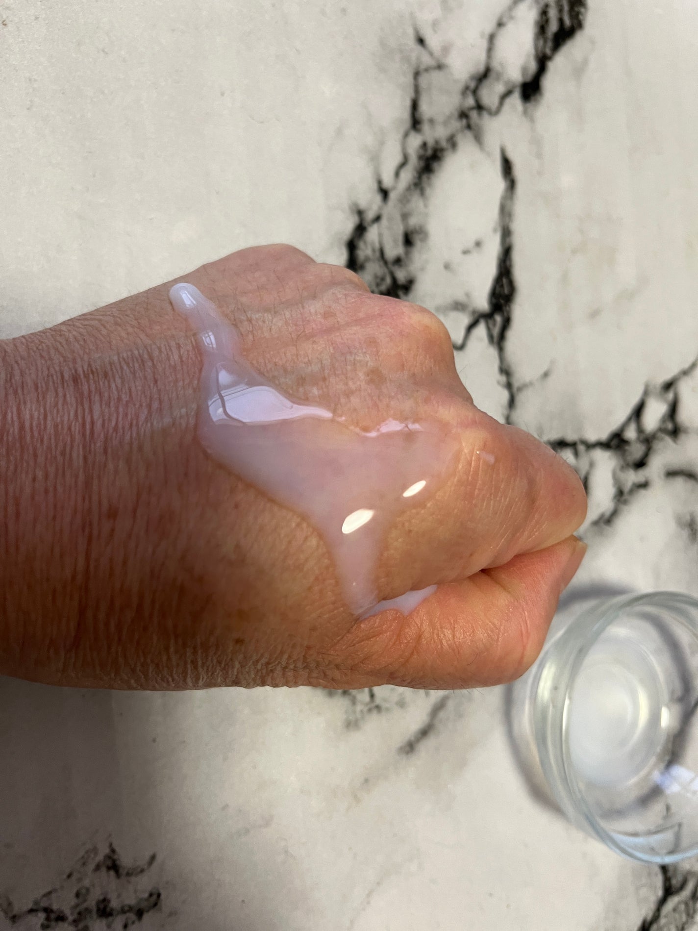 グリーンティー セラミド ミルク エッセンストナー/innisfree/化粧水を使ったクチコミ(4枚目)