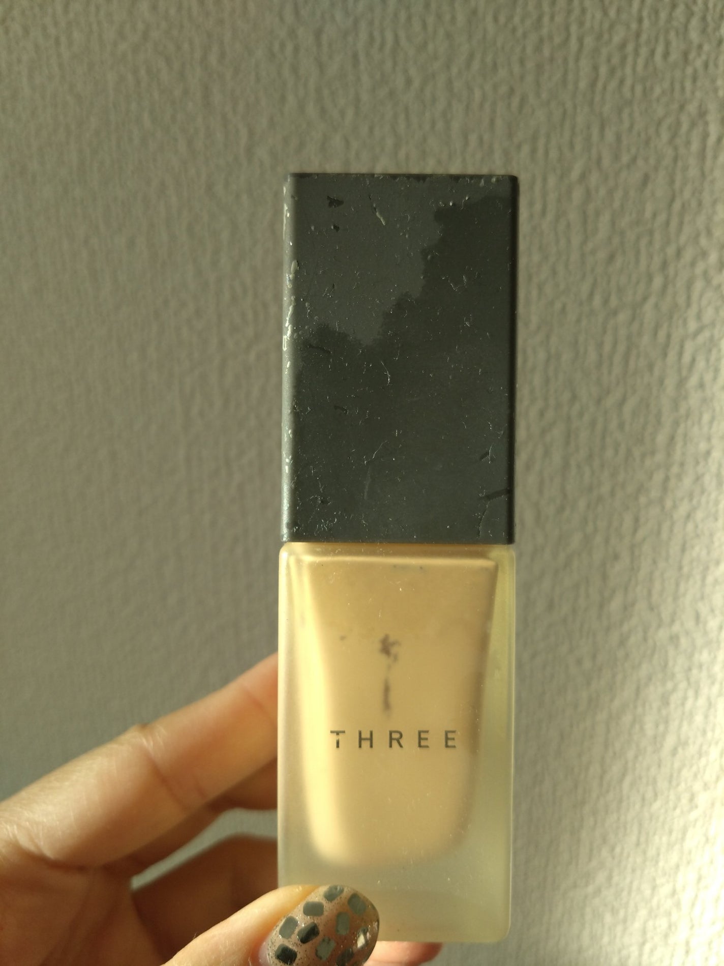 フローレスエシリアル フルイド ファンデーション/THREE/リキッドファンデーションを使ったクチコミ(1枚目)