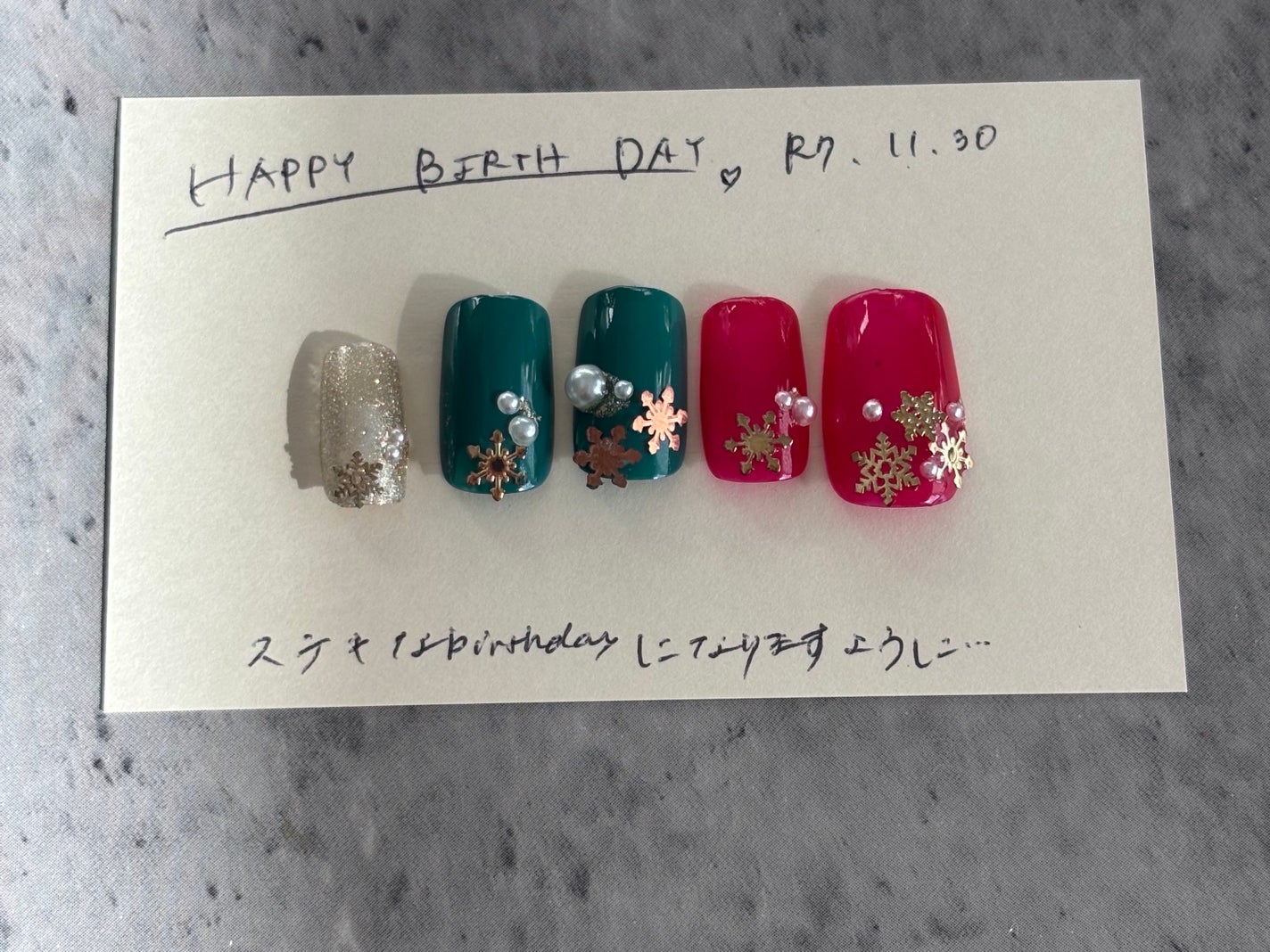 オハナ・マハロ フレグランスネイル 〈ピカケ アウリィ〉/OHANA MAHAALO/マニキュアを使ったクチコミ(4枚目)