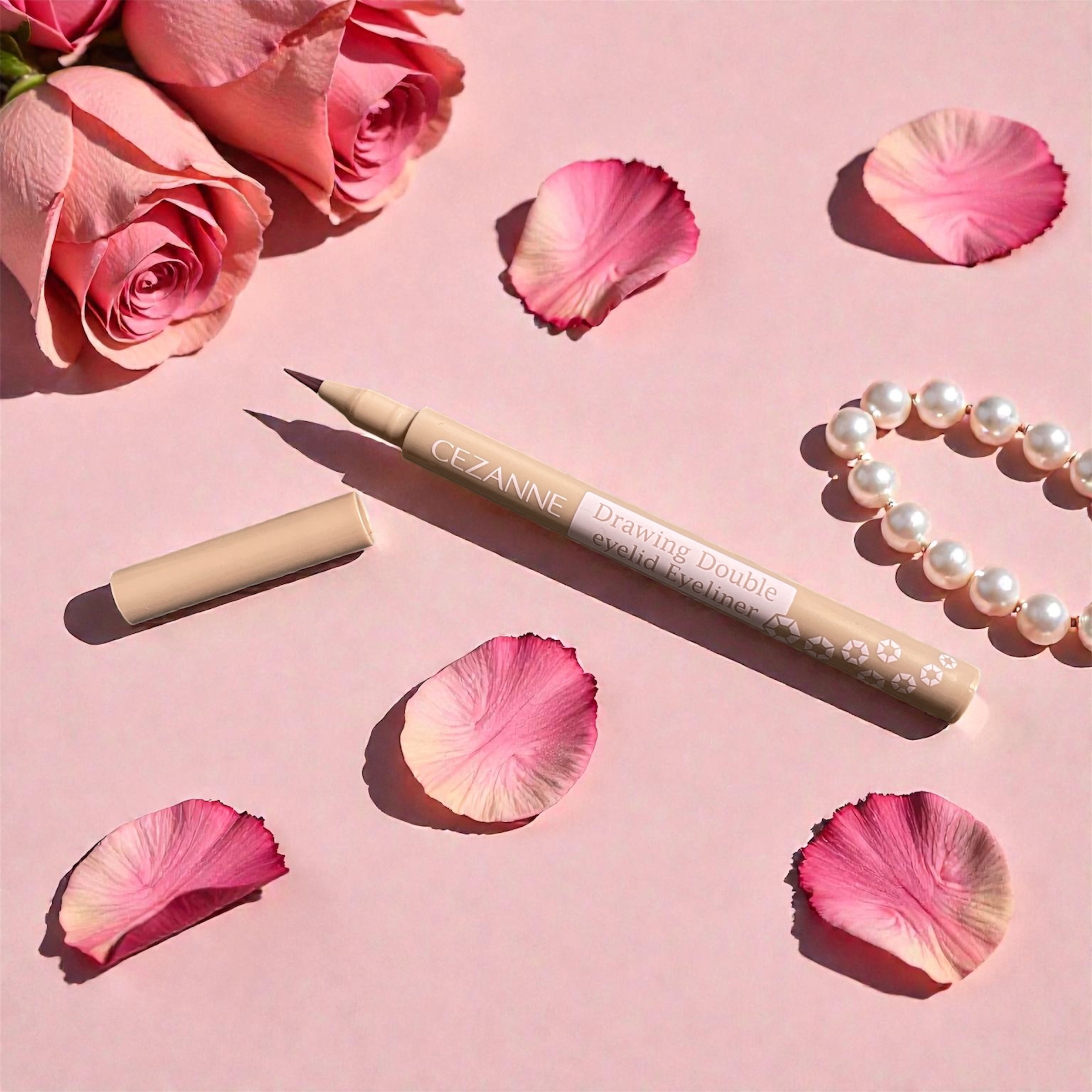 CEZANNE▸▸描くふたえアイライナー
30影用ピンク

まるで影に見える薄い血色ピンクカラー

個人的に最近モーヴメイクが多い為ピンクを選んでみましたが普通にブラウンでも良かったかも

描くふたえアイライナー初めて使いましたが初心者や不