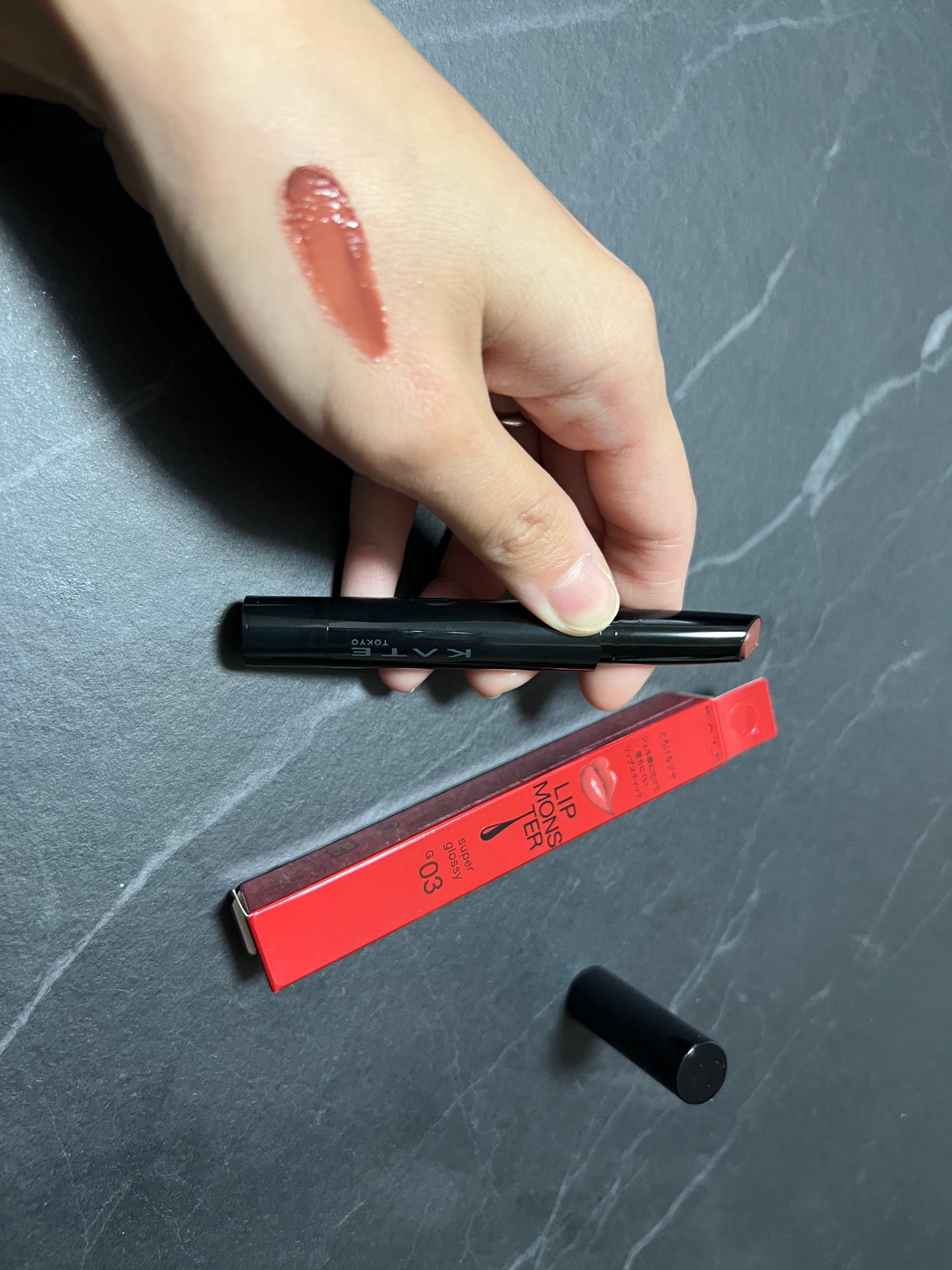 ケイト リップモンスター ツヤバース/KATE/口紅を使ったクチコミ(1枚目)