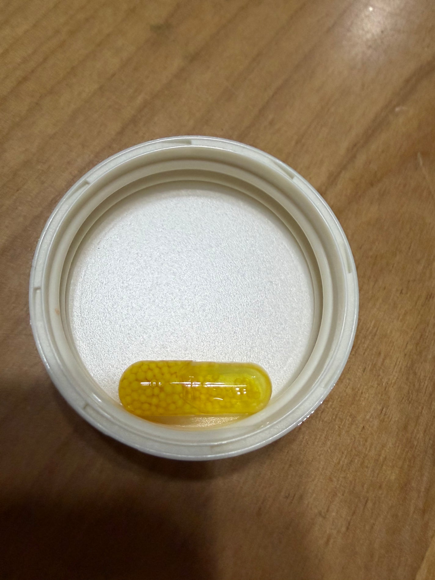 ベル on LIPS 「黄色のカプセルがかわいい✨時間をかけてゆっくり溶ける持続性カプ..」(2枚目)