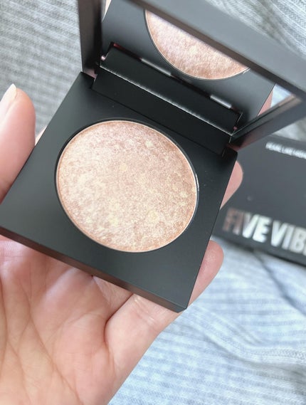 パールライクハイライター/FIVE VIBE/パウダーハイライトを使ったクチコミ(4枚目)
