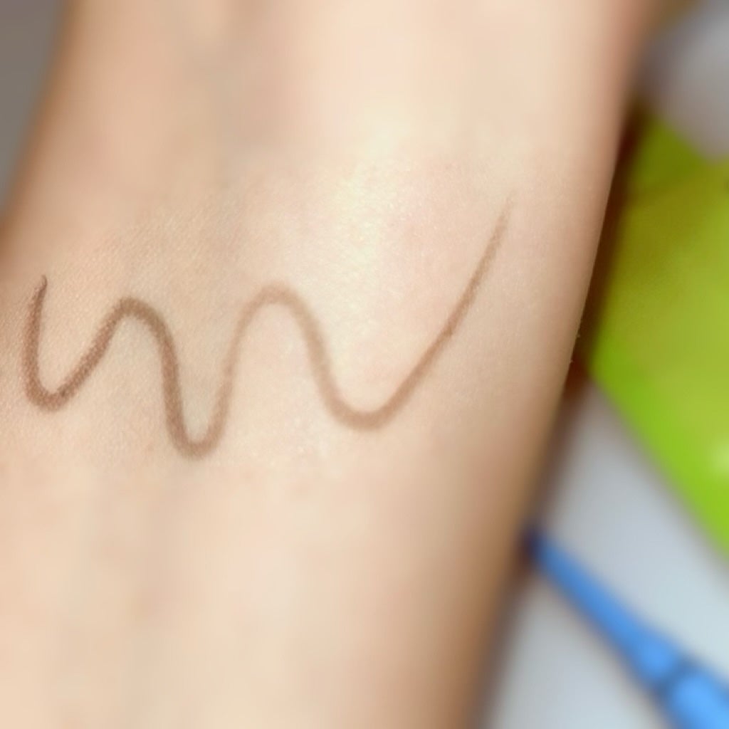 「密着アイライナー」極細クリームペンシル/デジャヴュ/ペンシルアイライナーを使ったクチコミ(2枚目)