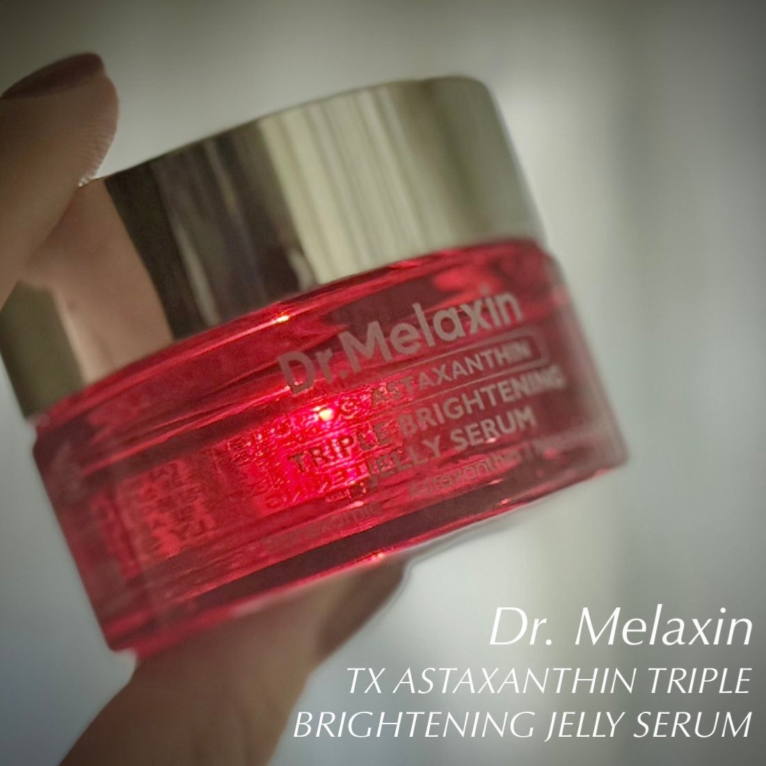 Dr.Melaxin TXアスタキサンチントリプルブライトニングジェリーセラムのクチコミ「とろりとした赤ジェルが
肌の上でゆっくりほどけて密着。
しっとりするのに重くなくて
《ちょうど.....」（1枚目）