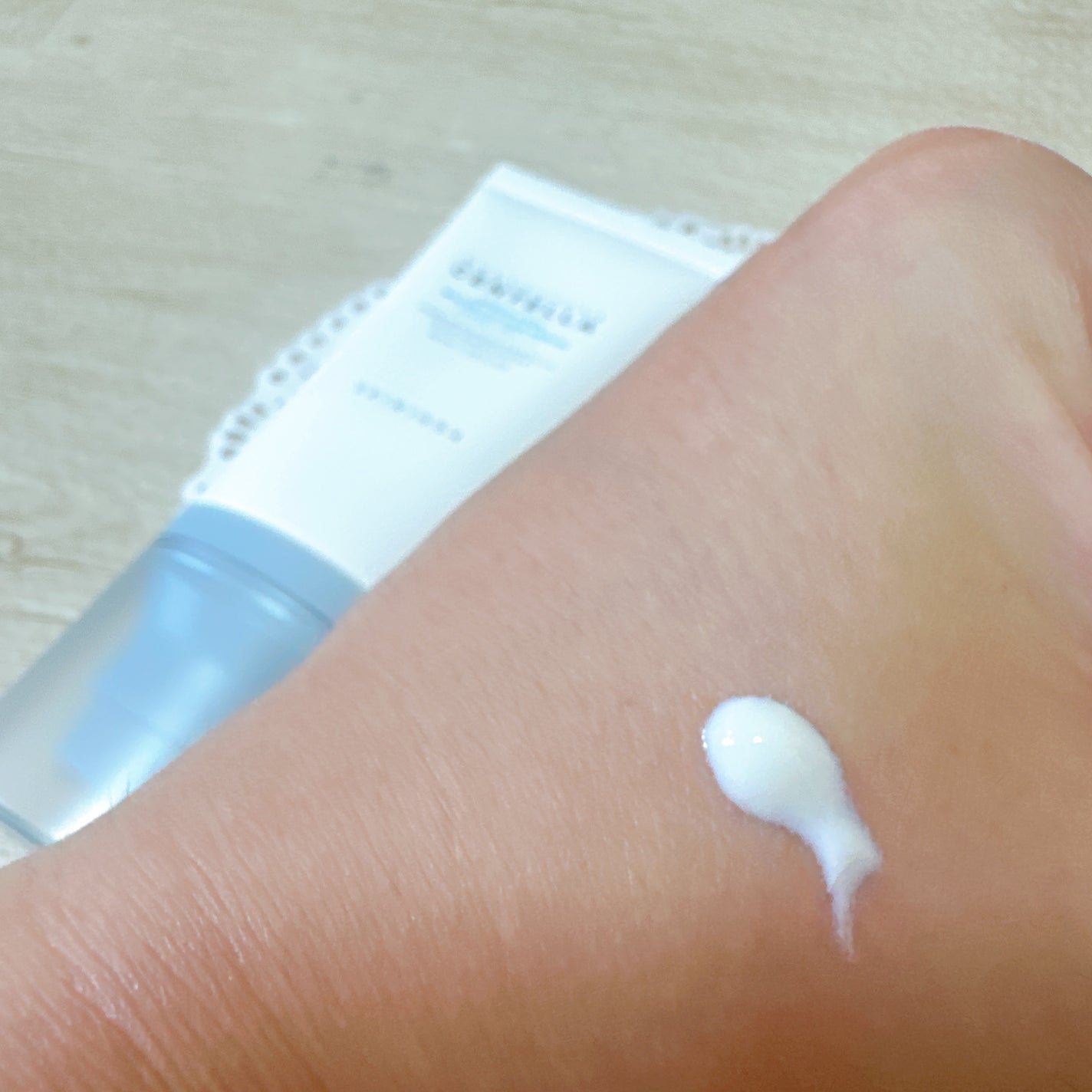 ヒアルーシカ ウォーターフィット サンセラム/SKIN1004/日焼け止めローションを使ったクチコミ(4枚目)