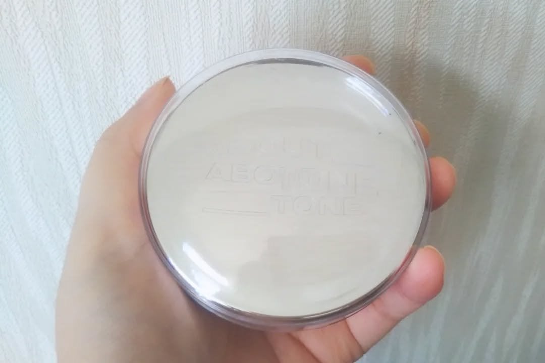 スキンレイヤーフィットファンデーション/ABOUT TONE/リキッドファンデーションを使ったクチコミ(1枚目)