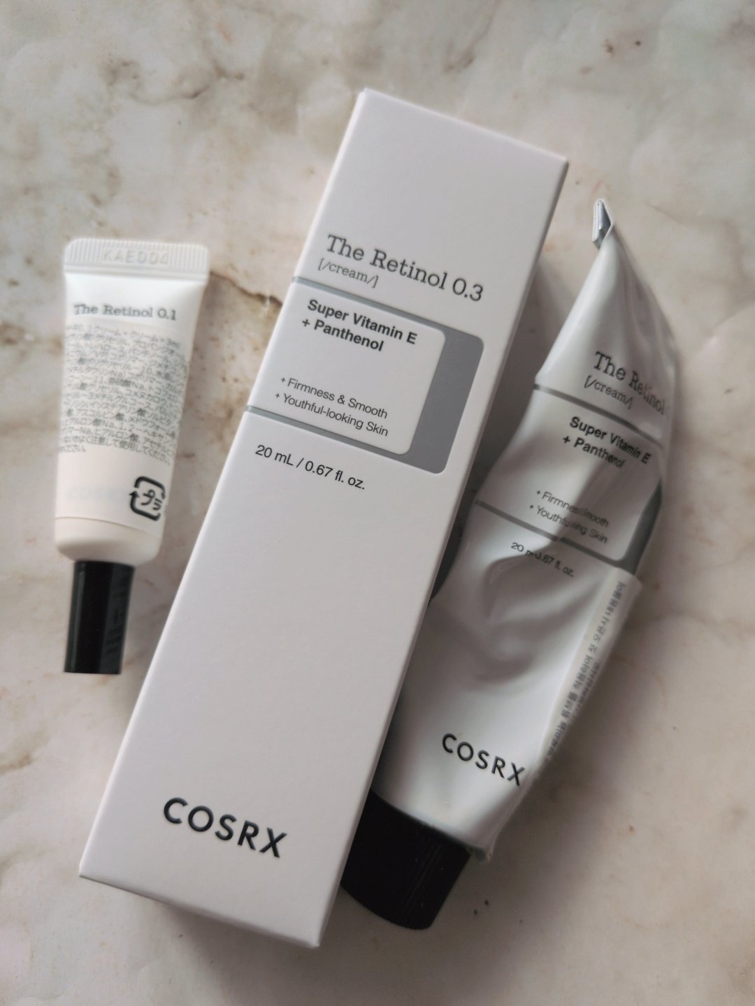 
💙COSRX
　RXザ・レチノール0.3クリーム

最近まで0.1を0.3に切り替えました。

とくにほうれい線にたっぷりと😅

冷蔵庫保管がちょっと面倒だけどこれを使った翌朝違うようなきがするから
やめられないスキンケアの一つです✨