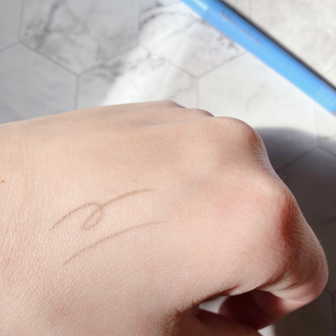 「密着アイライナー」極細クリームペンシル/デジャヴュ/ペンシルアイライナーを使ったクチコミ(3枚目)