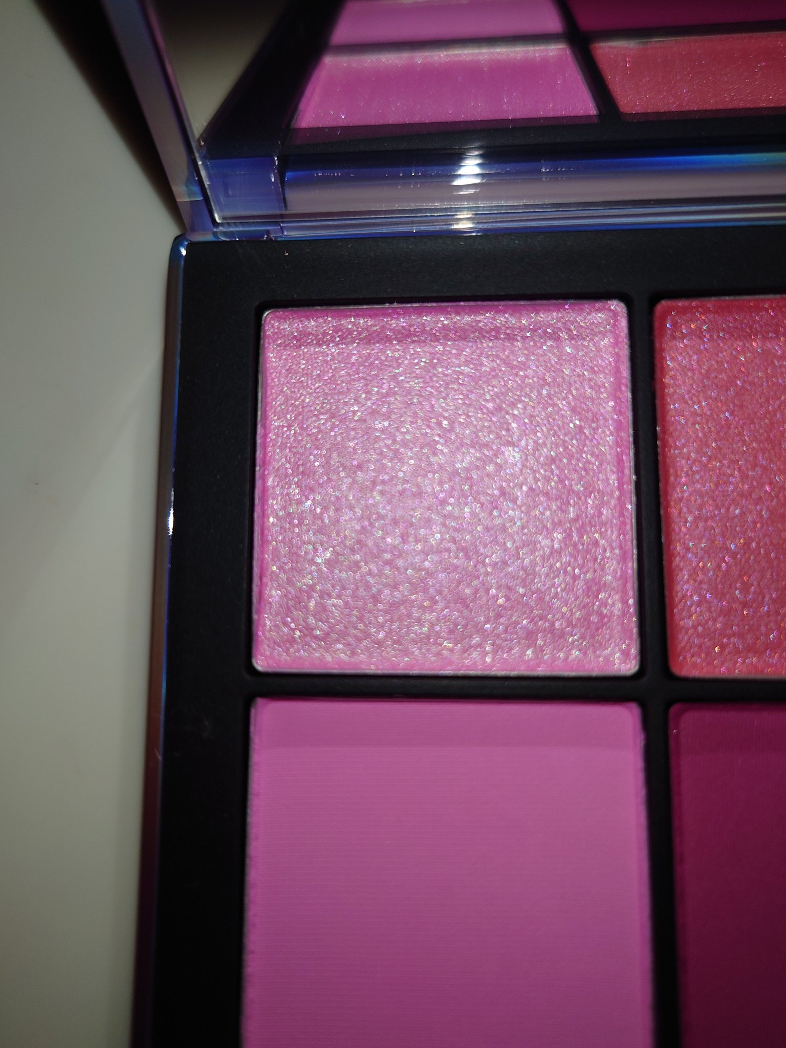 エシリアル オーラ ブラッシュパレット ニューレルム/NARS/パウダーチークを使ったクチコミ（2枚目）