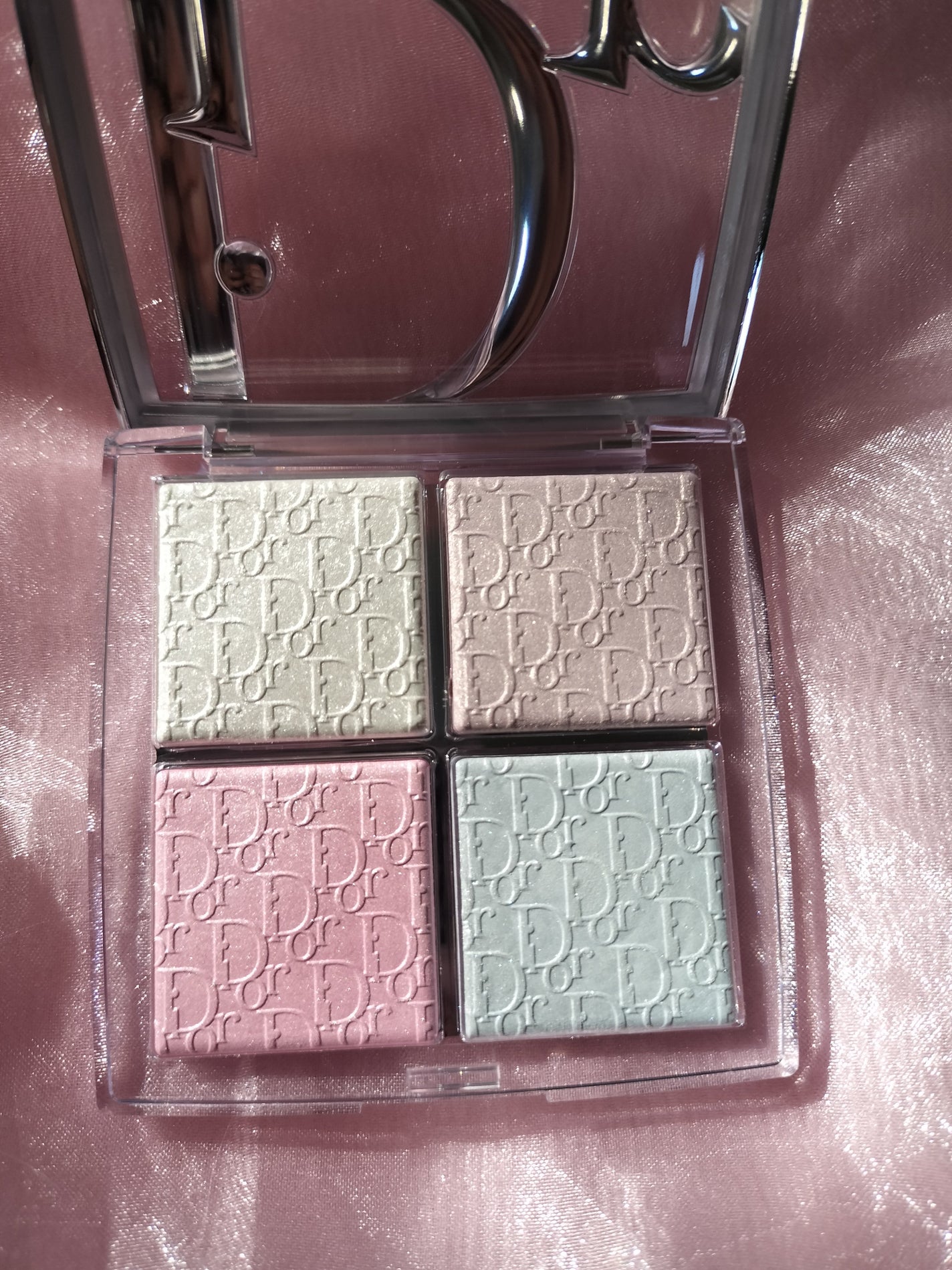 バックステージ グロウ マキシマイザー パレット/Dior/ハイライトを使ったクチコミ(2枚目)