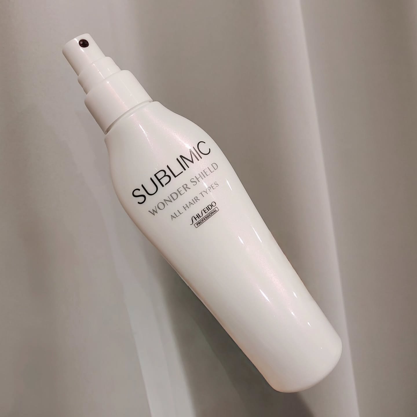 ❮ サブリミック / ワンダーシールド ❯

香りが良くて、気分が上がります。

タオルドライ後にシュッとするだけ🌱

毛先のまとまりが良くなった気がします✨

