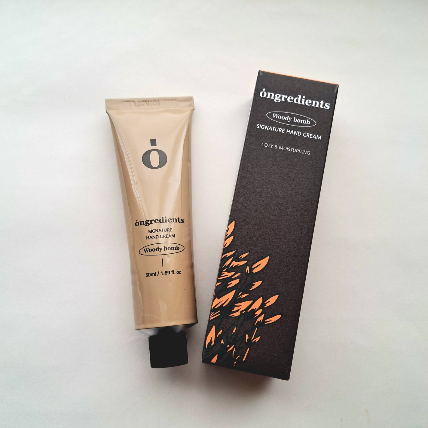 Signature Hand Cream Woody Bomb/Ongredients/ハンドクリームを使ったクチコミ(1枚目)