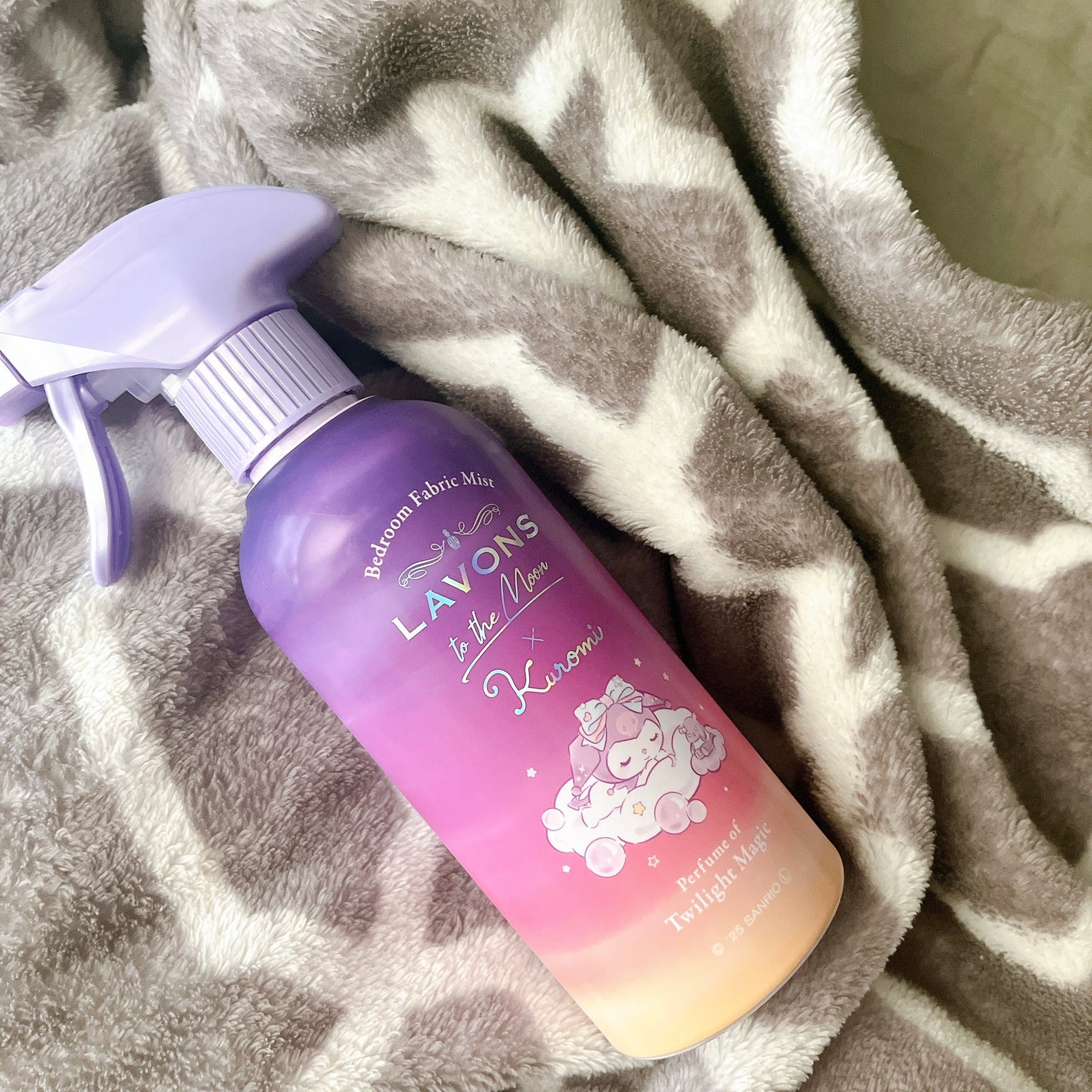トゥザムーン ベッドルーム&ファブリックミスト トワイライトマジックの香り/ラボン/ファブリックミストを使ったクチコミ(2枚目)